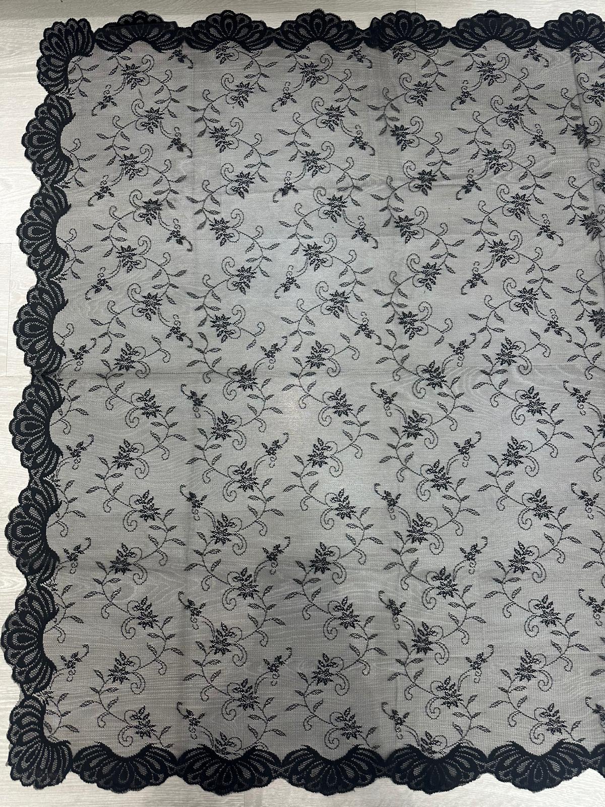 Mantilla española de encaje mediana – 1,10 x 2,20 m | Modelo 2