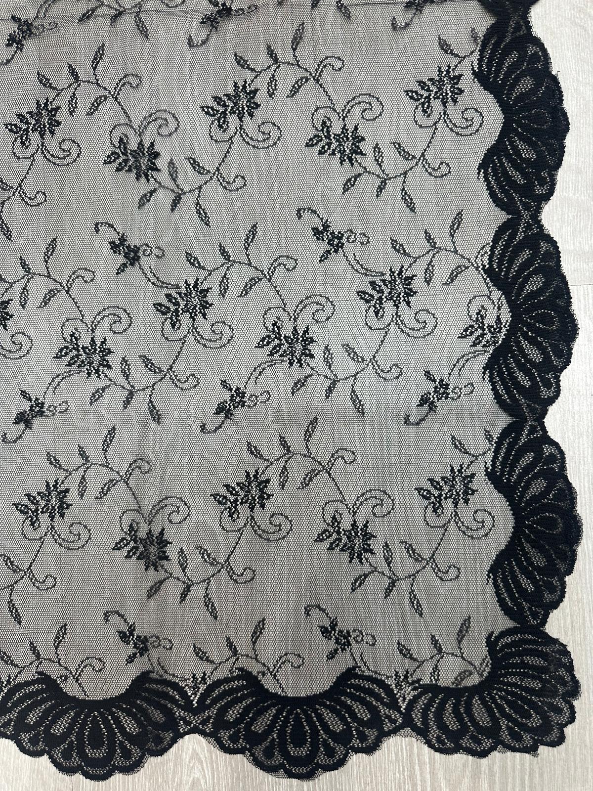Mantilla española de encaje mediana – 1,10 x 2,20 m | Modelo 2