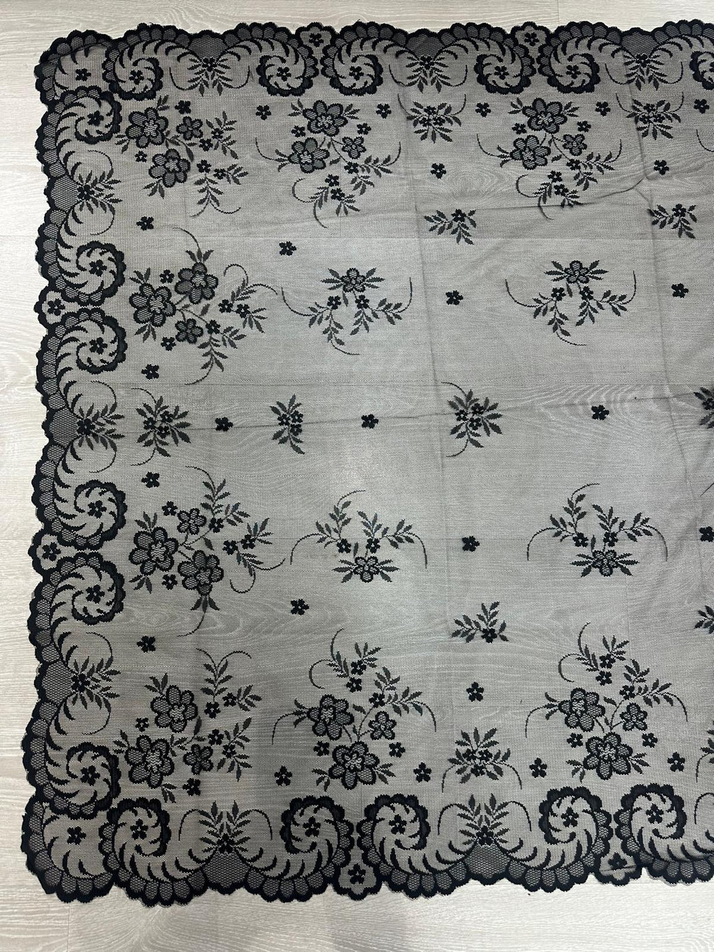 Mantilla española de encaje Mediana – 1,10 x 2,20 m | Modelo 3