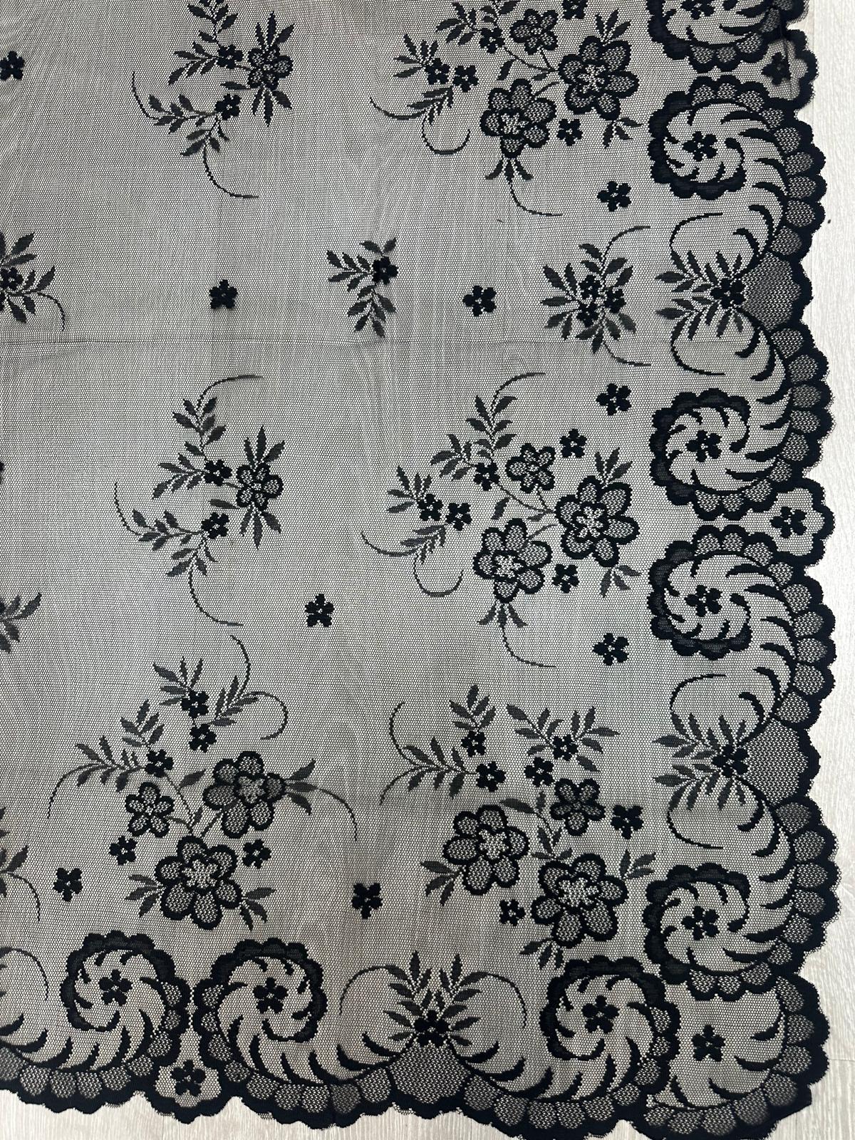 Mantilla española de encaje Mediana – 1,10 x 2,20 m | Modelo 3