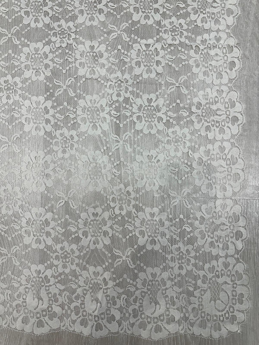 Mantilla española de encaje mediana – 1 x 2,20 m | Modelo 6