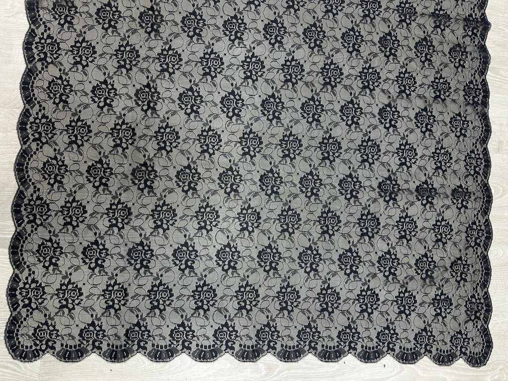 Mantilla española de encaje mediana – 1 x 2,20 m | Modelo 8