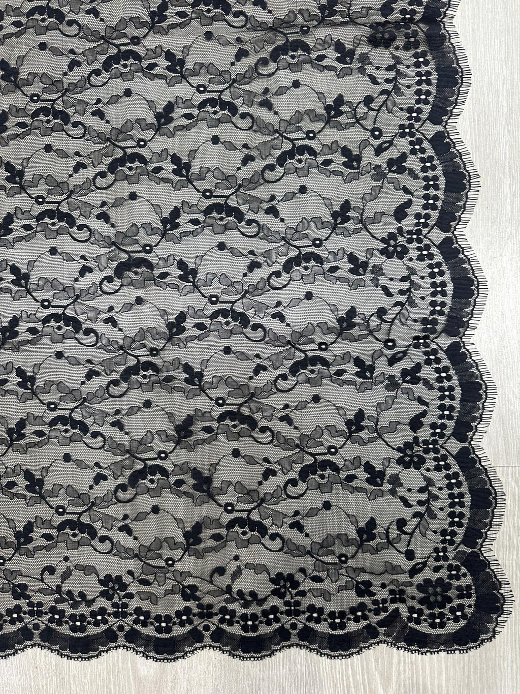 Mantilla española de encaje mediana – 1 x 2,20 m | Modelo 9
