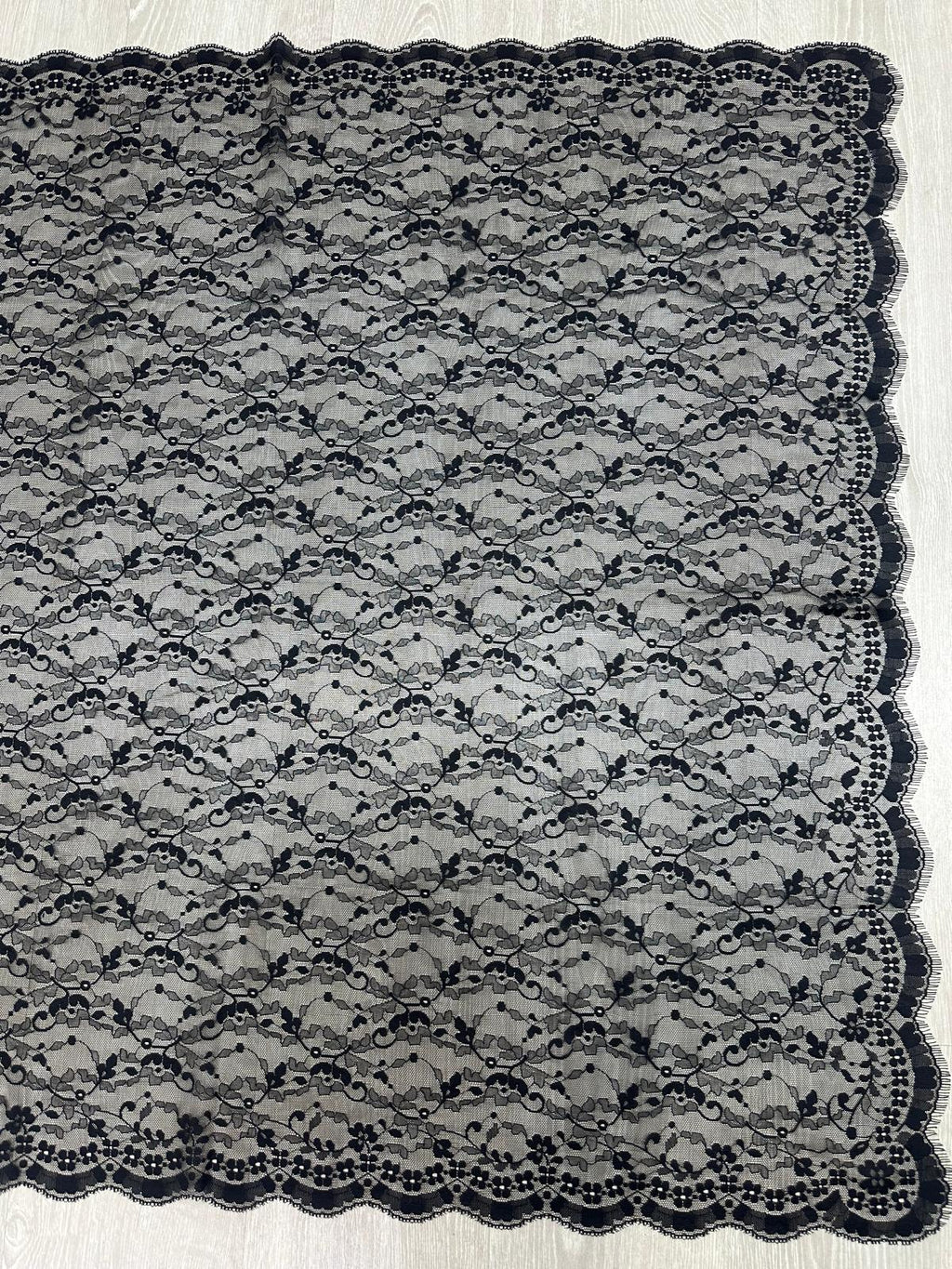 Mantilla española de encaje mediana – 1 x 2,20 m | Modelo 9