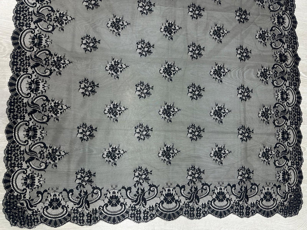 Mantilla española de encaje mediana – 1 x 2,20 m | Modelo 10