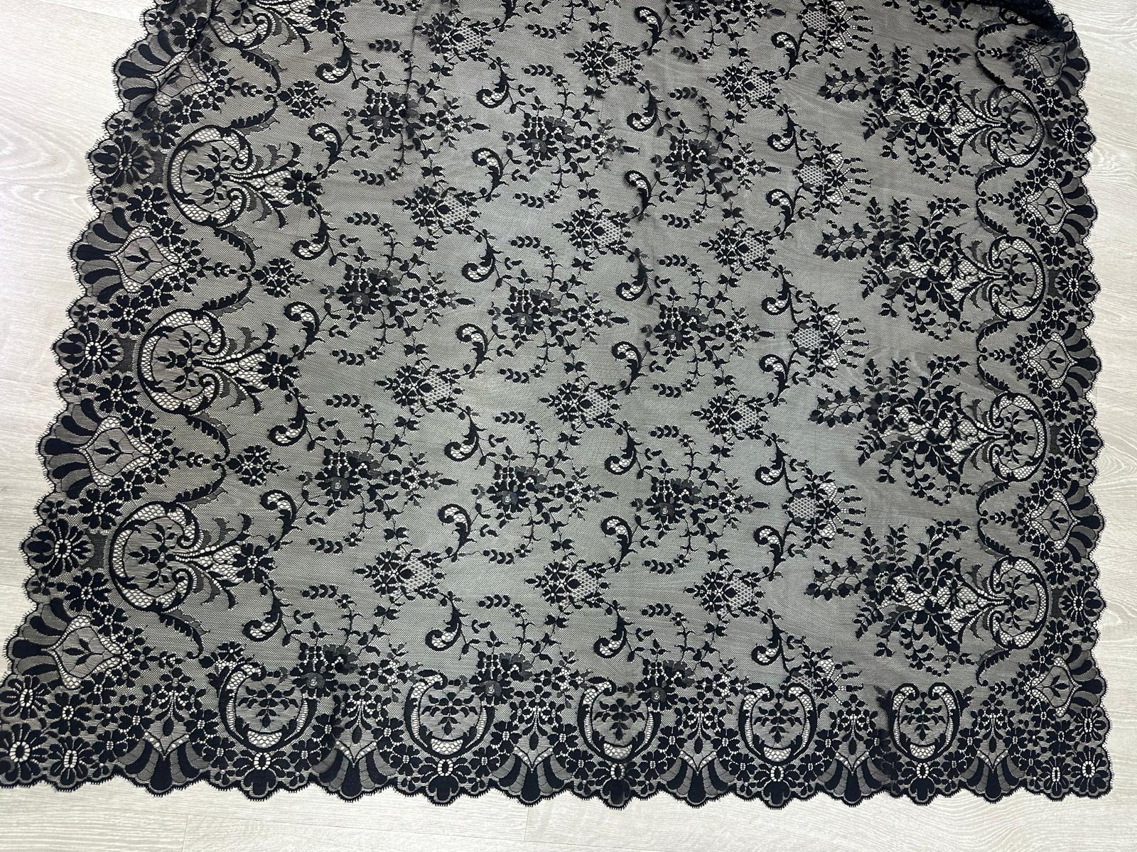 Mantilla española de encaje grande – 1,20 x 2,40 m | Modelo 3
