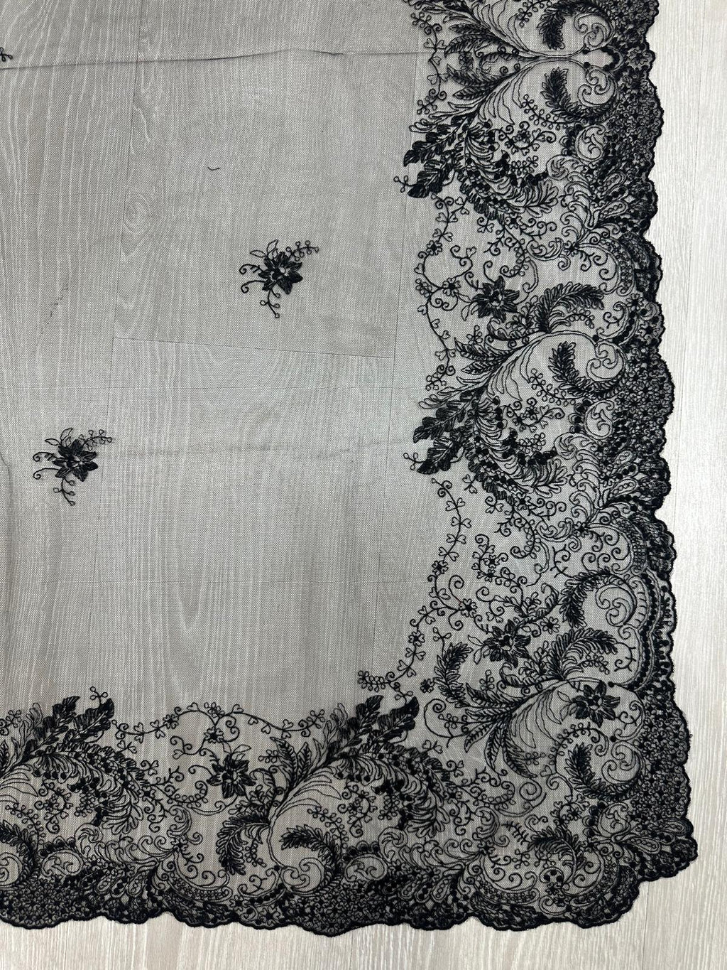 Mantilla española de encaje grande – 1,20 x 2,50 m | Modelo 9