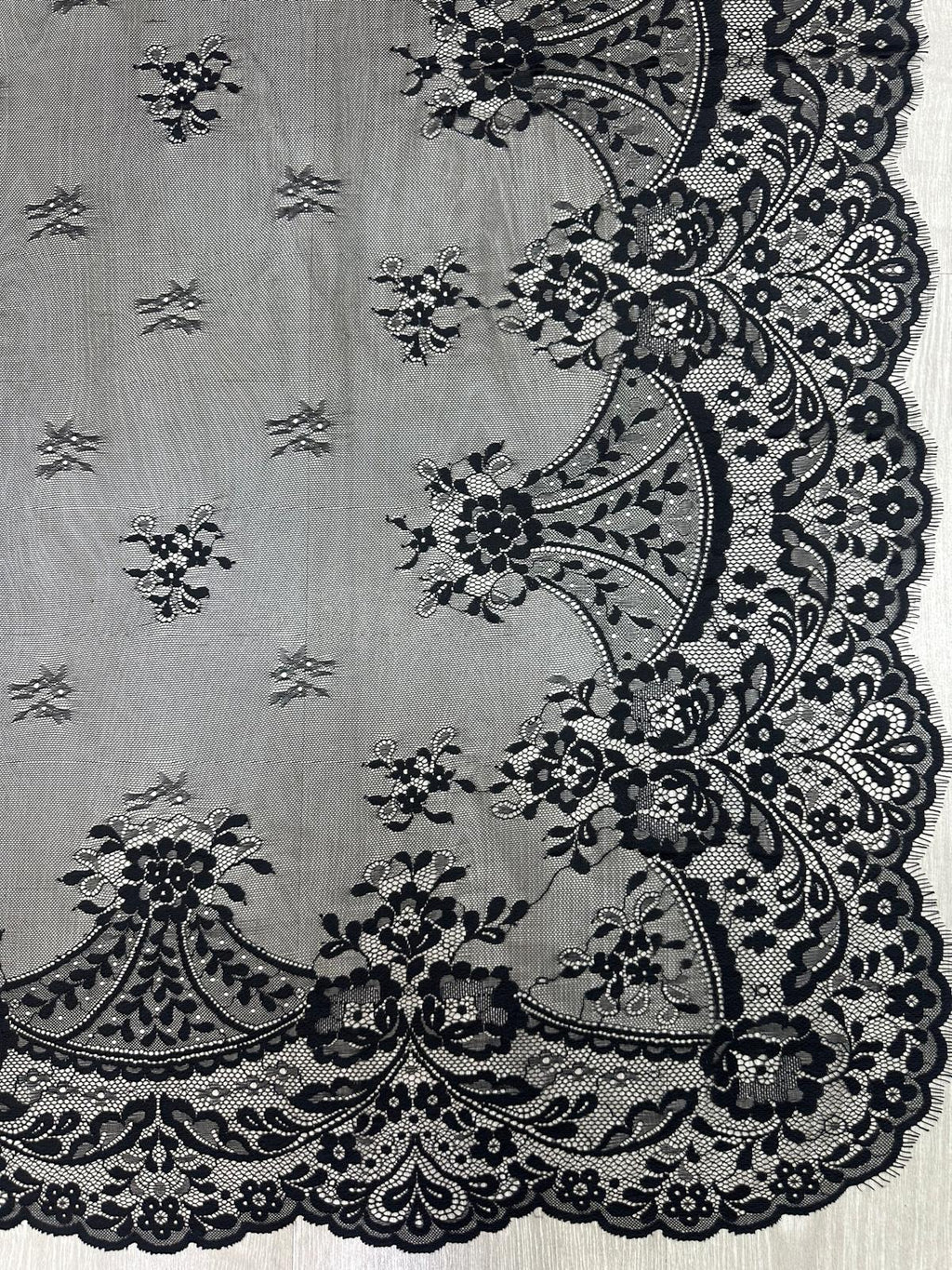Mantilla española de encaje grande – 1,30 x 2,50 m | Modelo 4