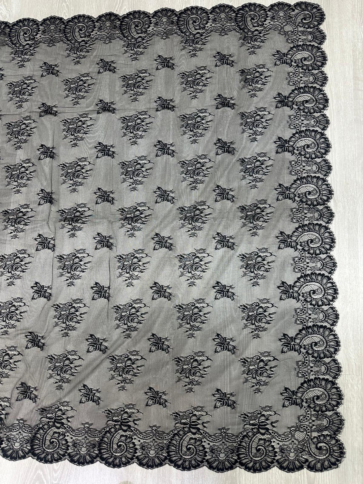 Mantilla española de encaje grande – 1,30 x 2,50 m | Modelo 5