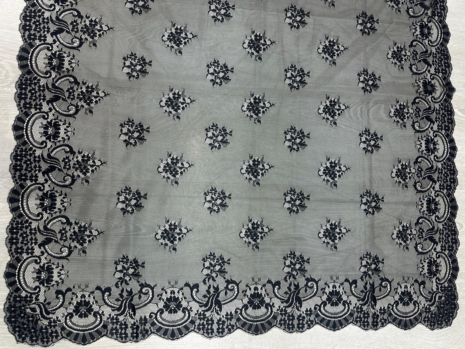 Mantilla española de encaje Grande – 1,50 x 2,50 m | Modelo 2