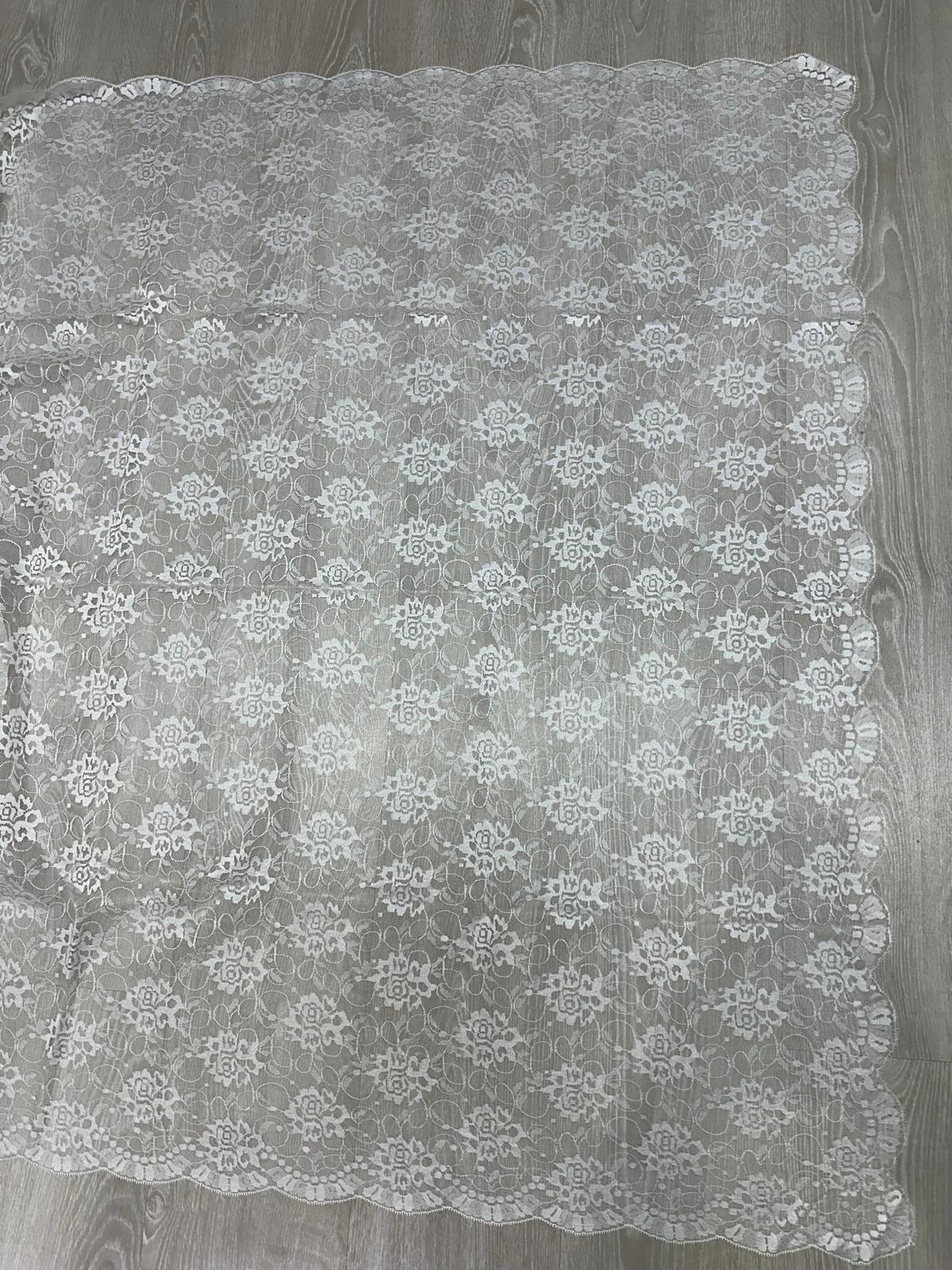 Mantilla española de encaje grande-Marfil– 1,20 x 2,40 m | Modelo 14