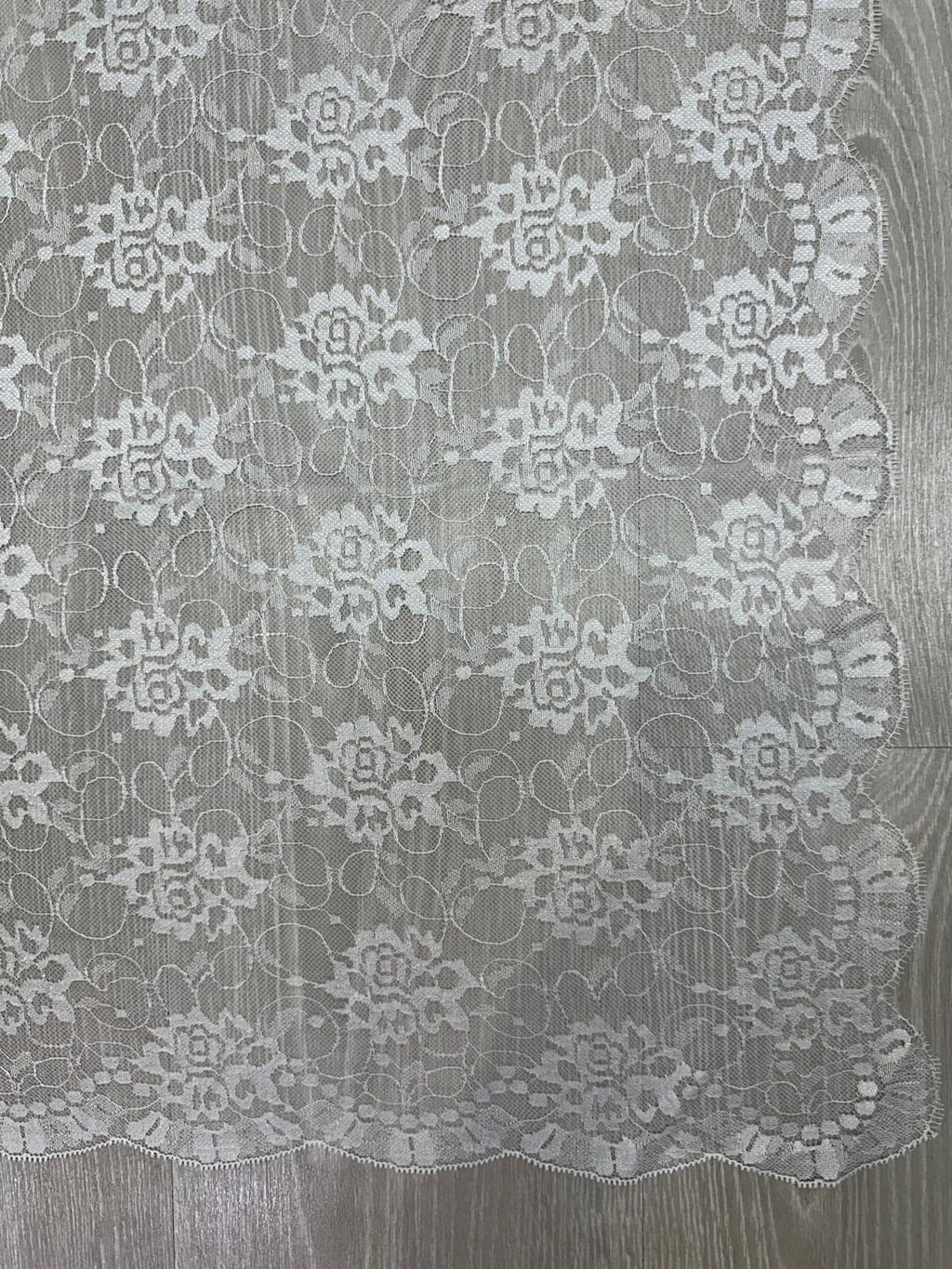 Mantilla española de encaje grande-Marfil– 1,20 x 2,40 m | Modelo 14