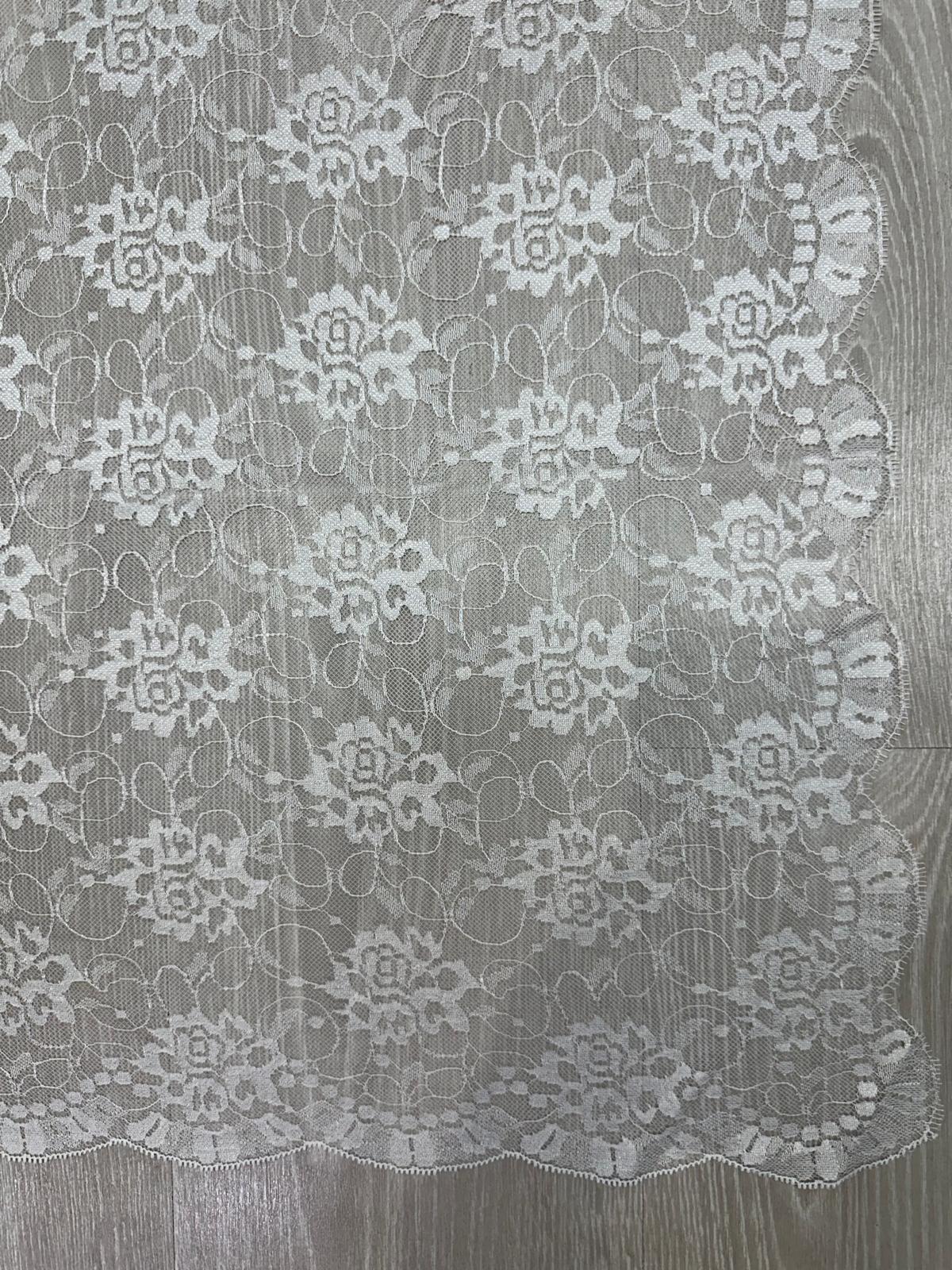 Mantilla española de encaje grande-Marfil– 1,20 x 2,40 m | Modelo 14