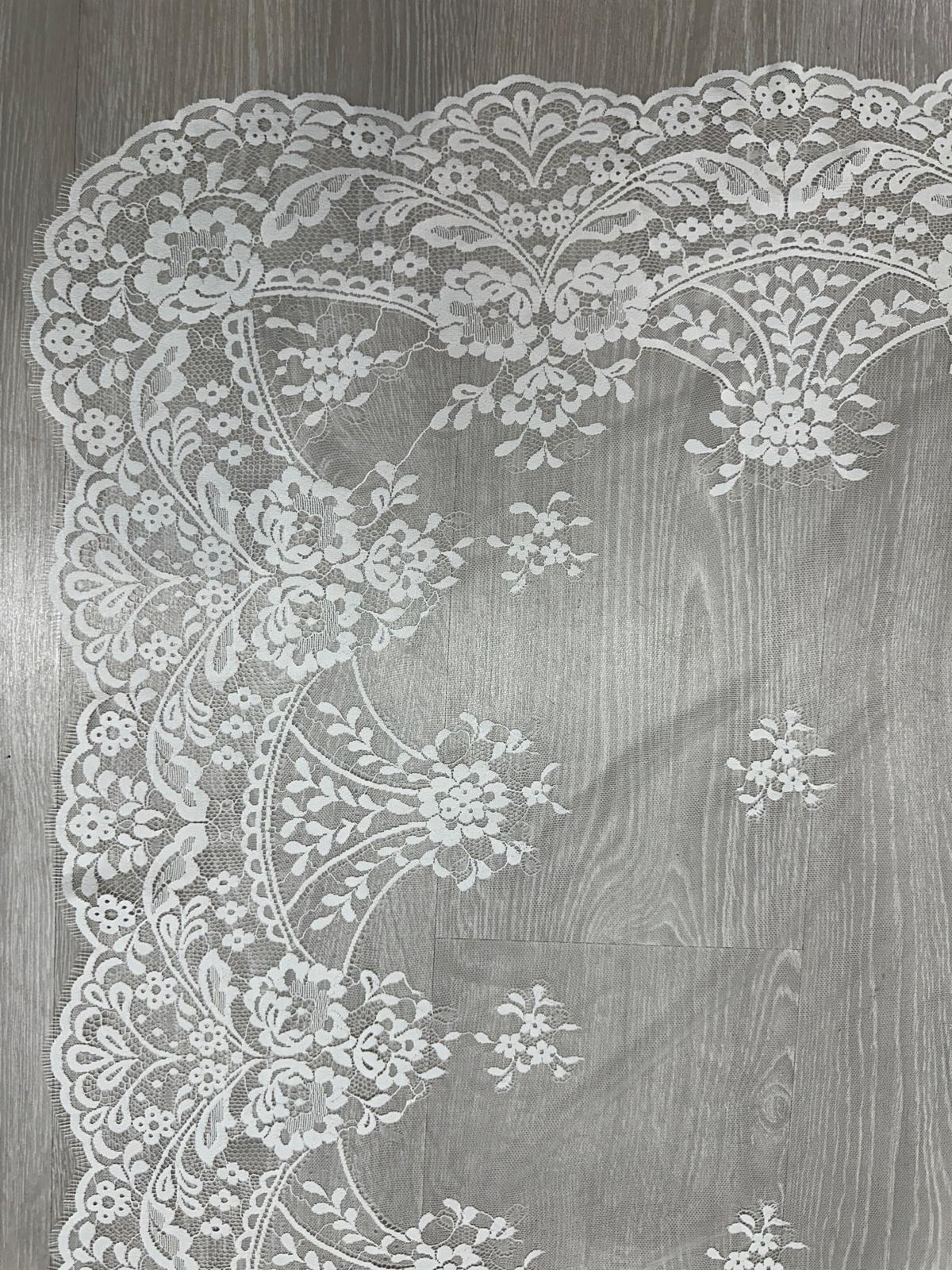 Mantilla española de encaje grande-Marfil– 1,30 x 2,50 m | Modelo 16