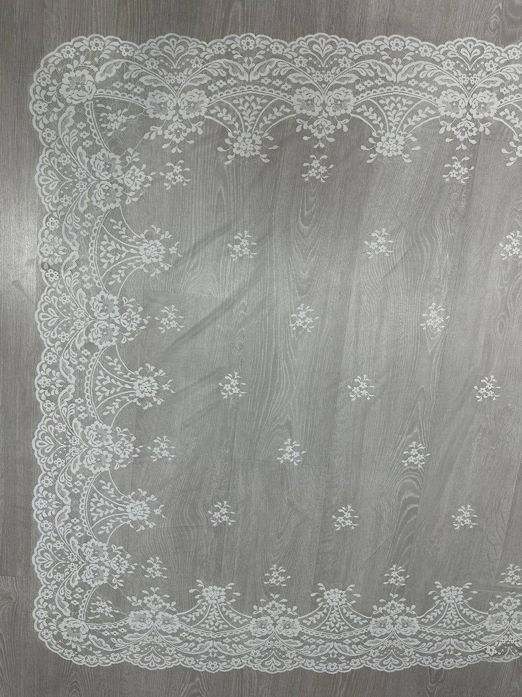 Mantilla española de encaje grande-Marfil– 1,30 x 2,50 m | Modelo 16