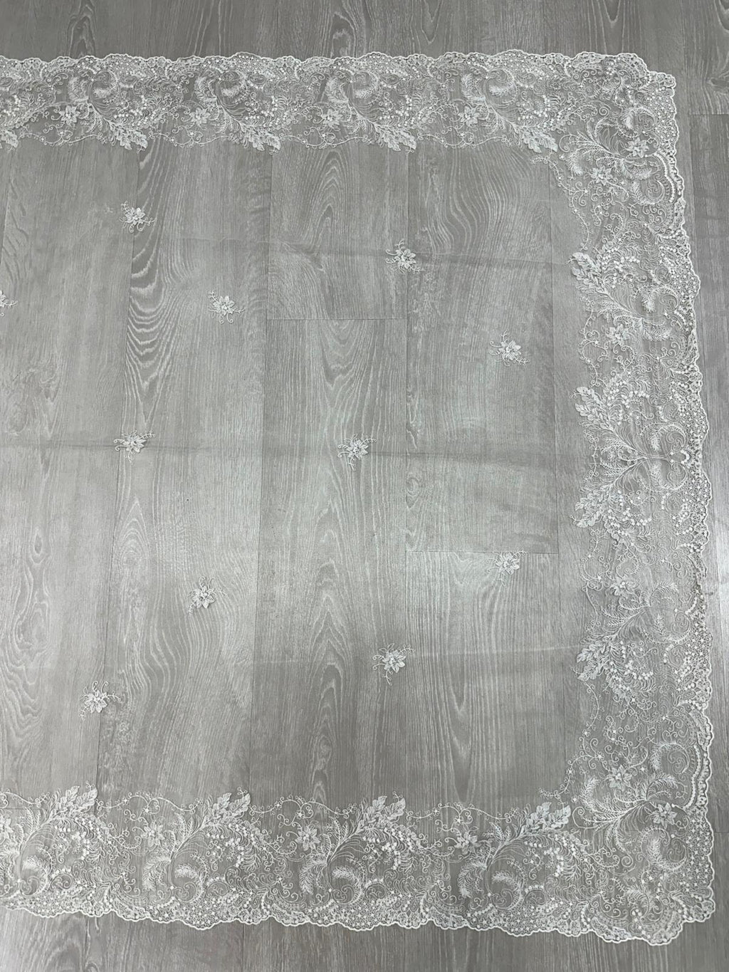 Mantilla española de encaje grande-Marfil– 1,20 x 2,50 m | Modelo 18