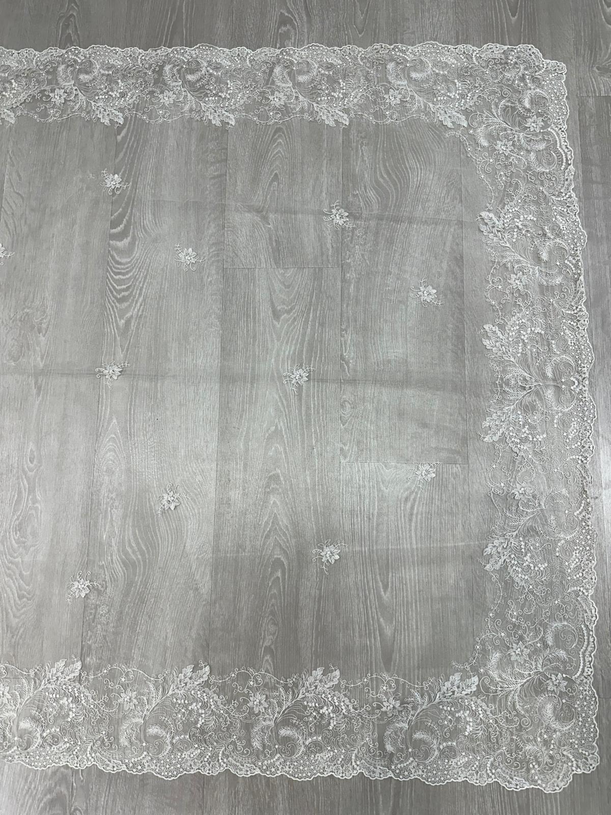 Mantilla española de encaje grande-Marfil– 1,20 x 2,50 m | Modelo 18