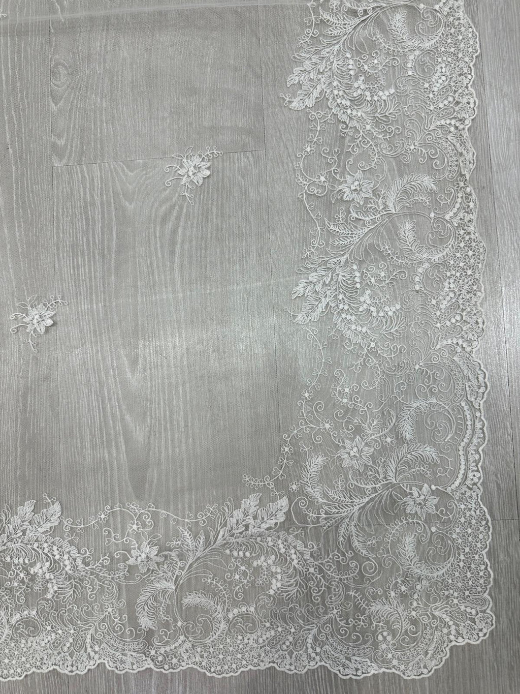 Mantilla española de encaje grande-Marfil– 1,20 x 2,50 m | Modelo 18