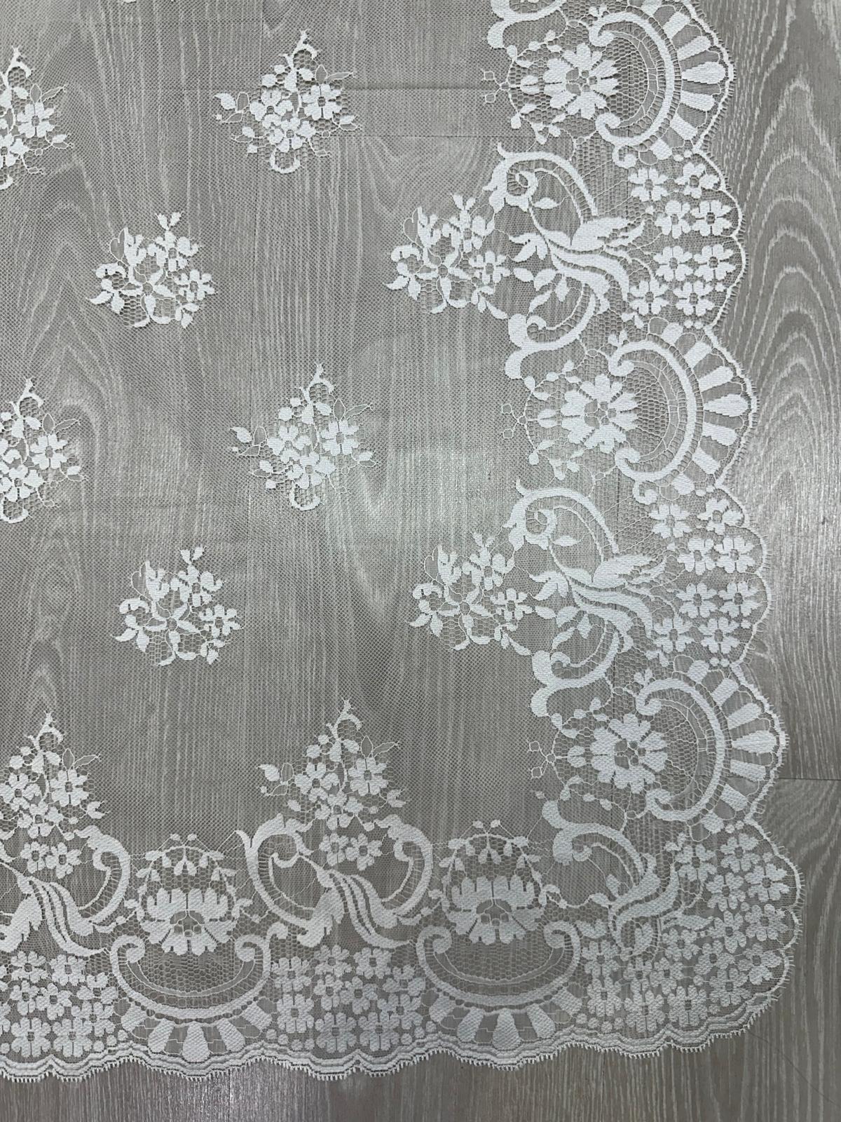 Mantilla española de encaje grande-Marfil– 1,20 x 2,40 m | Modelo 15