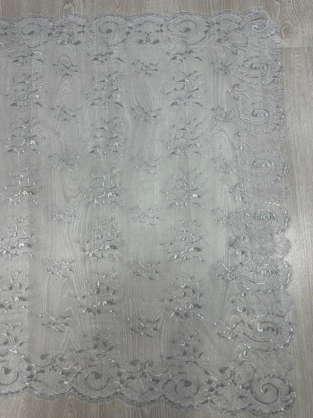 Mantilla española de encaje mediana-Plata – 1 x 2,20 m | Modelo 13