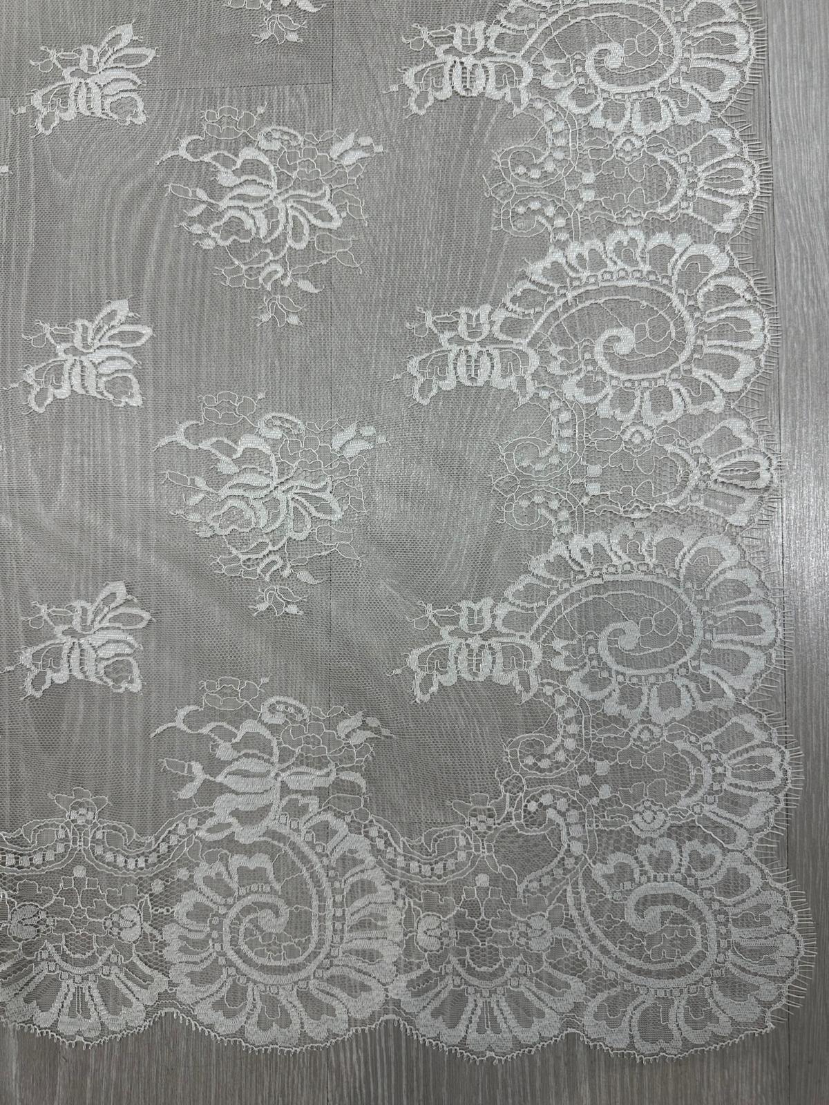 Mantilla española de encaje mediana-Crema – 1 x 2,20 m | Modelo 19