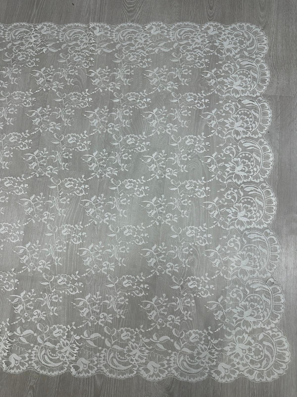 Mantilla española de encaje mediana-Crema – 1 x 2,20 m | Modelo 20