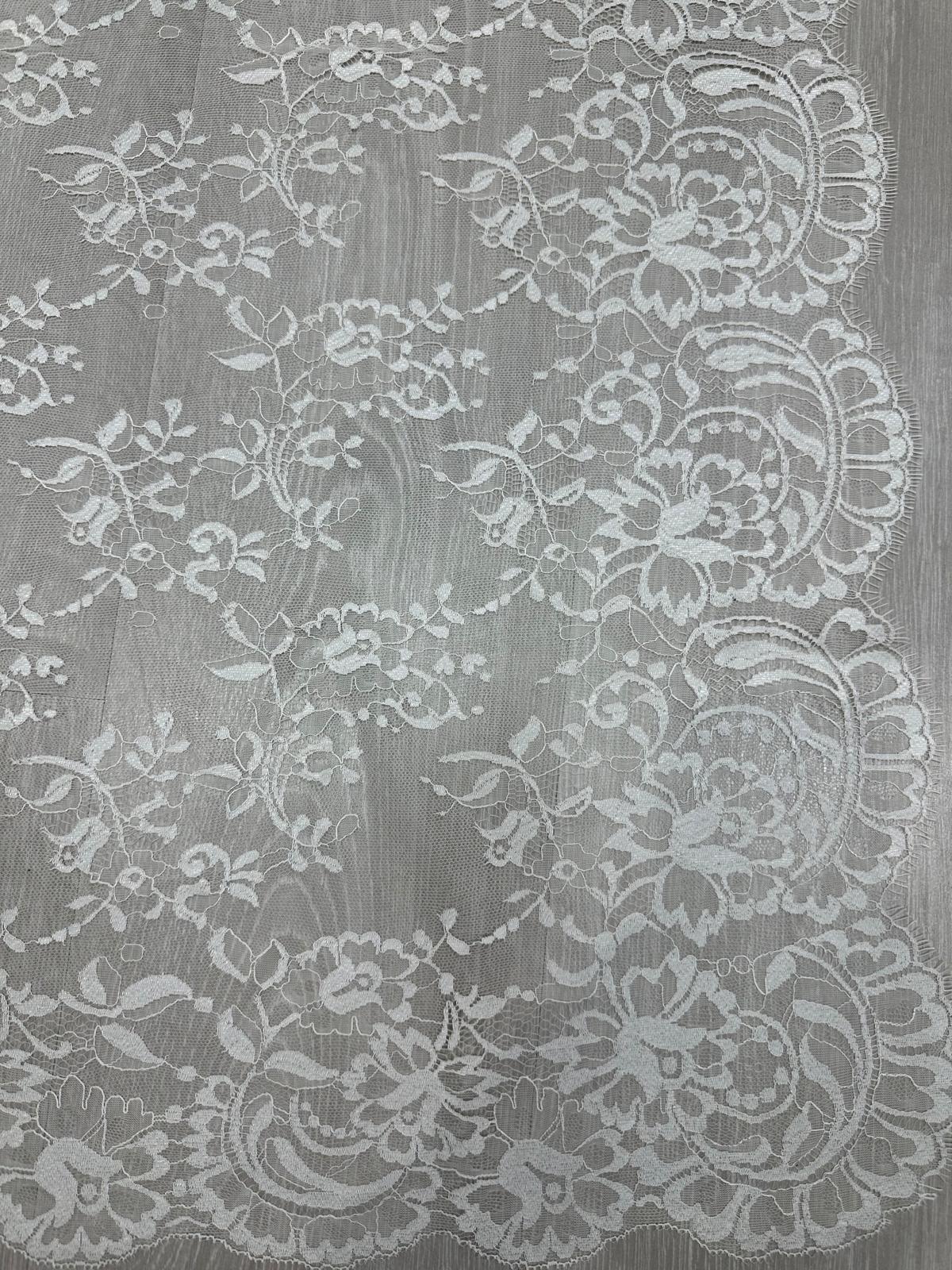 Mantilla española de encaje mediana-Crema – 1 x 2,20 m | Modelo 20