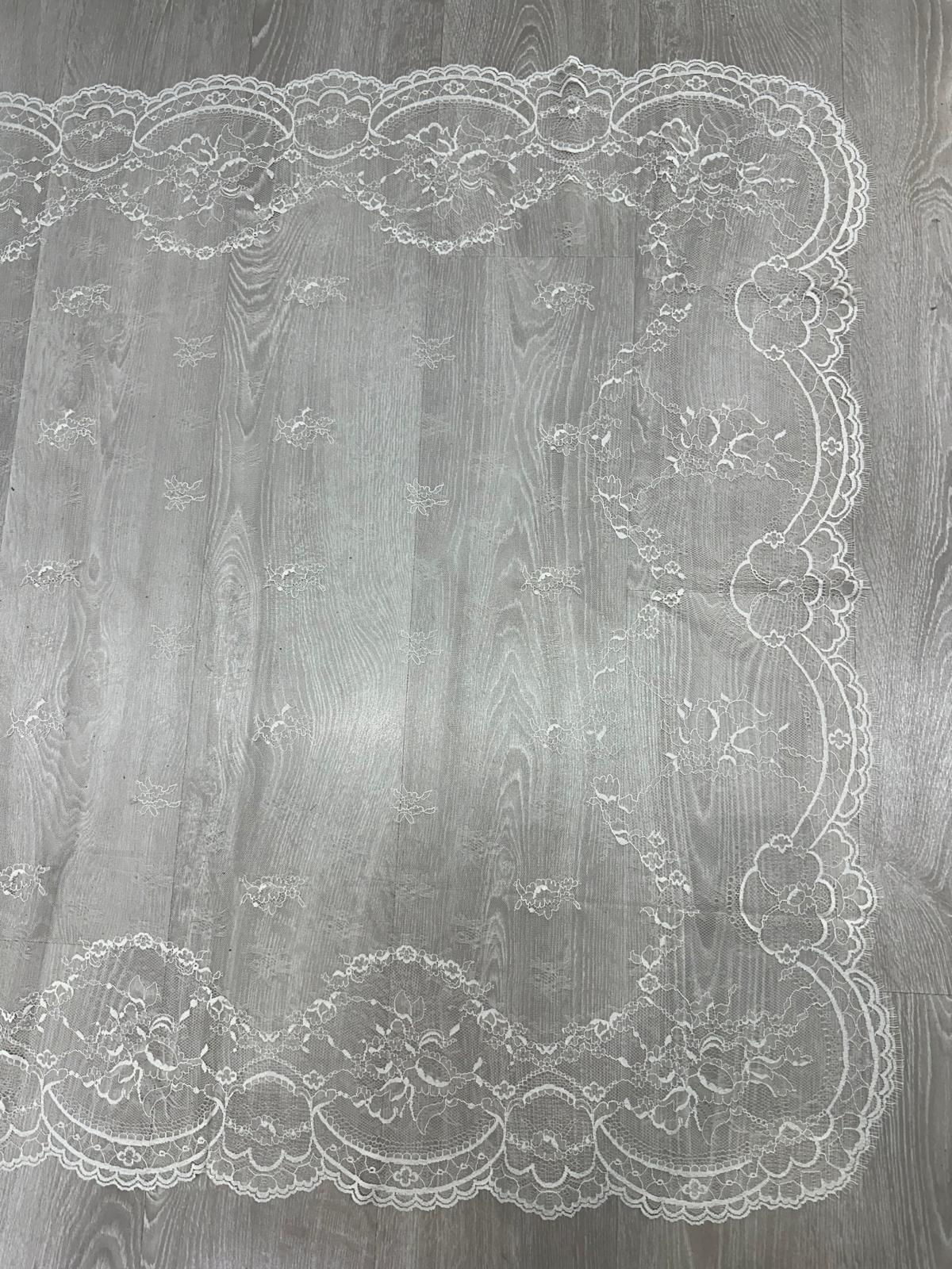 Mantilla española de encaje mediana-Crema – 1 x 2,20 m | Modelo 22