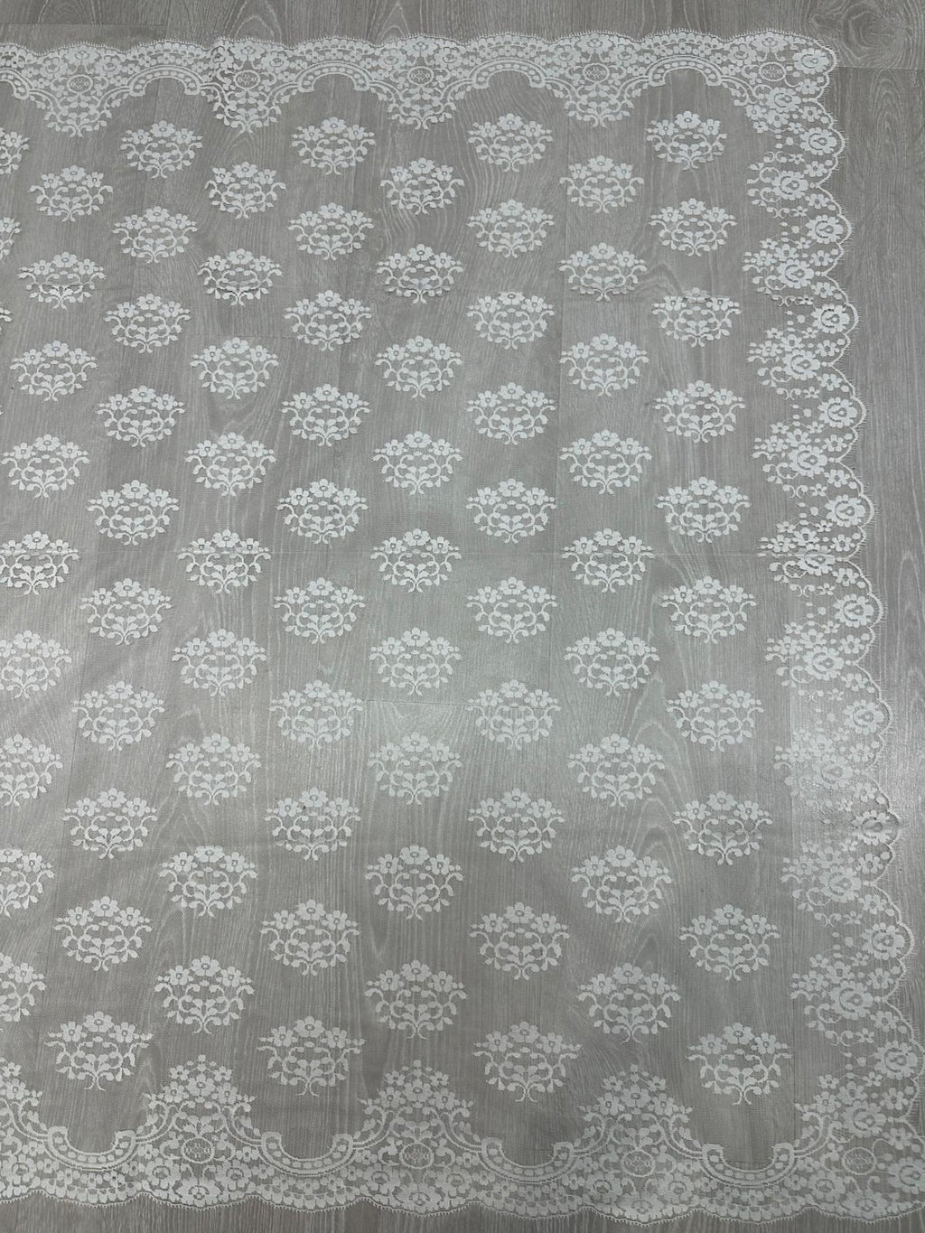 Mantilla española de encaje mediana-Crema – 1 x 2,20 m | Modelo 18