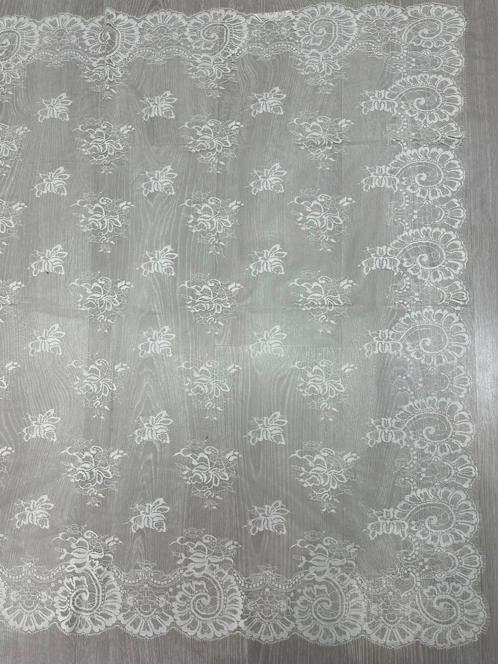 Mantilla española de encaje mediana-Crema – 1 x 2,20 m | Modelo 19