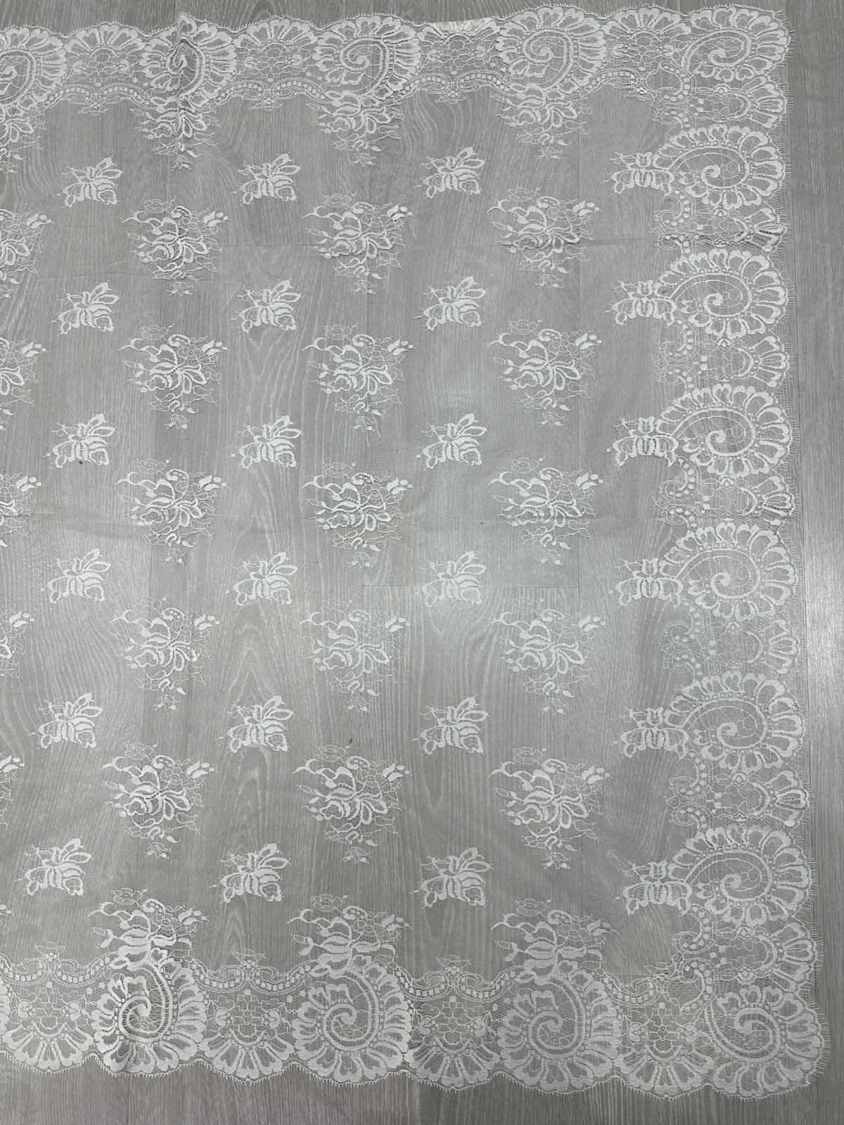 Mantilla española de encaje mediana-Crema – 1 x 2,20 m | Modelo 19