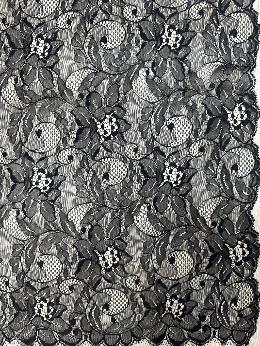 Mantilla de encaje pequeña –70 x 180 | Modelo 3