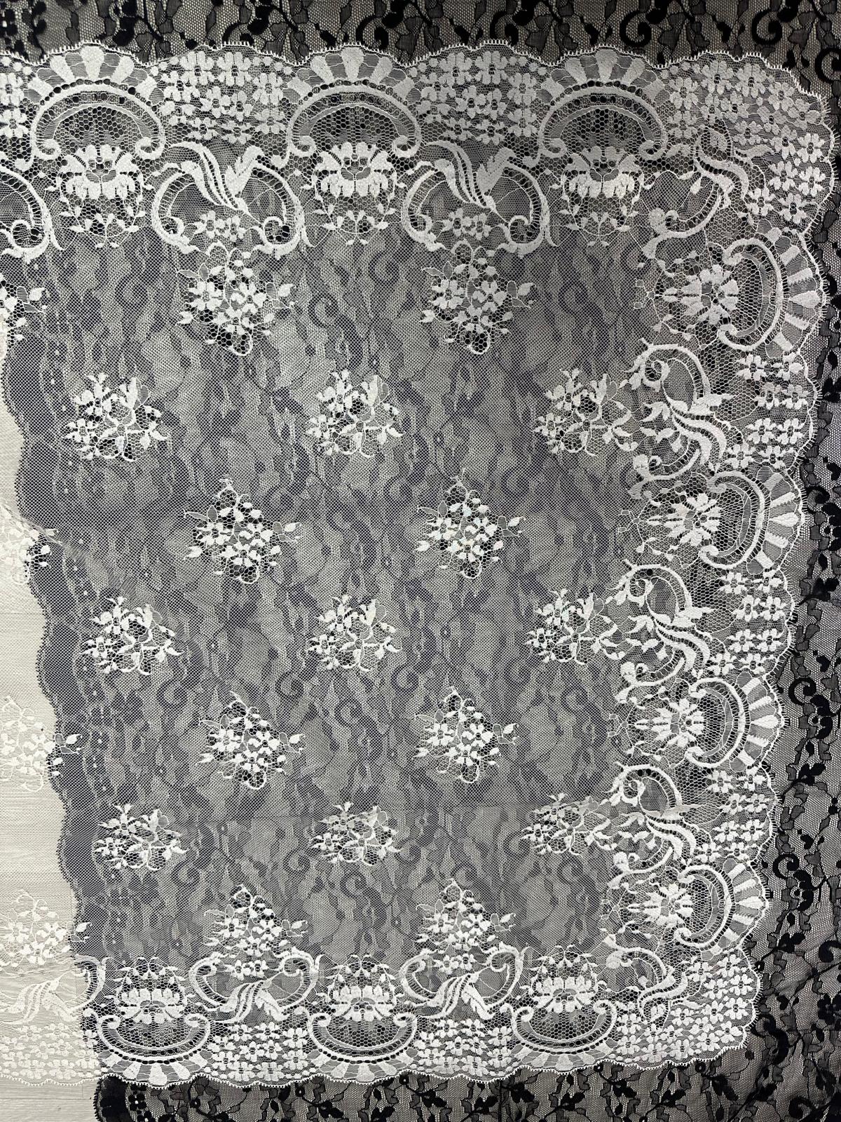 Mantilla de encaje pequeña –Tostada-70 x 180 | Modelo 4