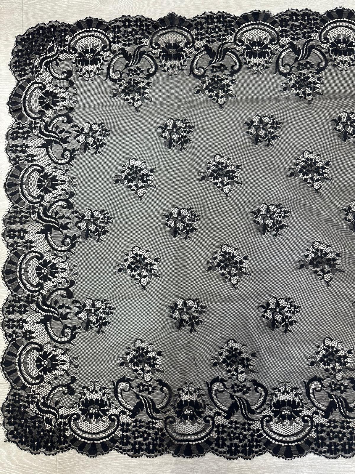 Mantilla de encaje pequeña –70 x 180 | Modelo 5