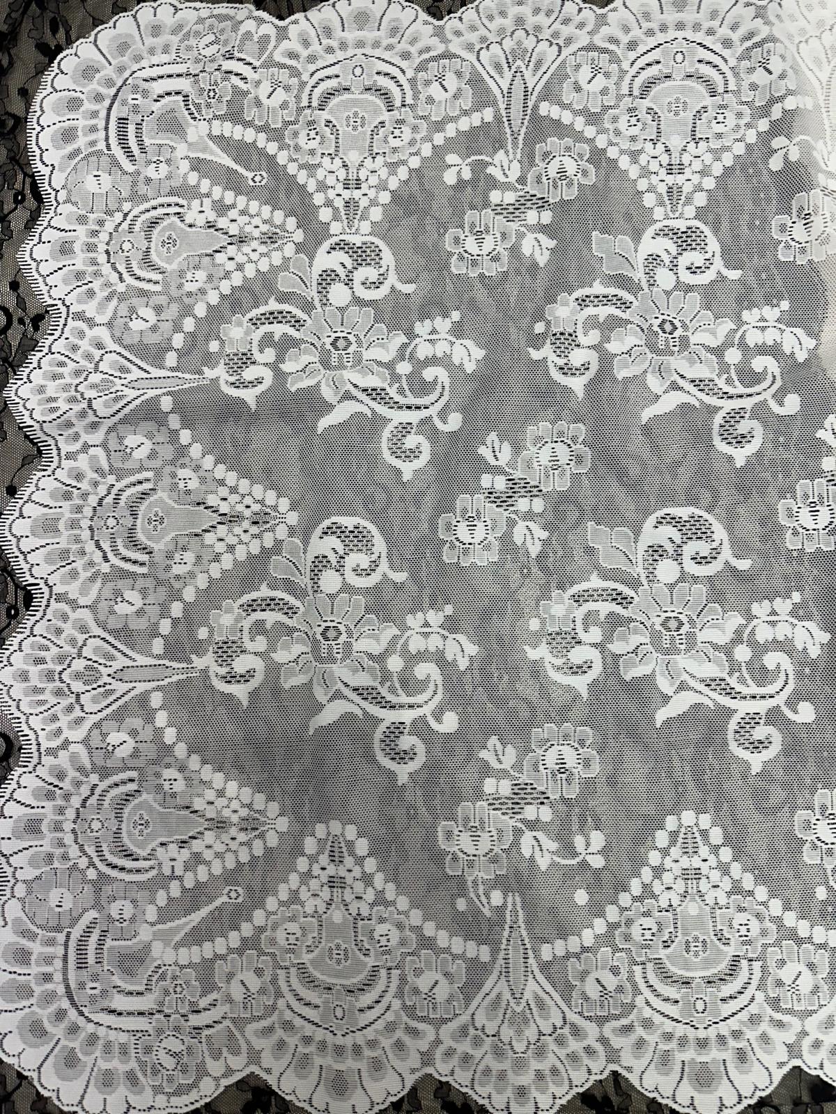 Mantilla niña de encaje pequeña –Marfil-170 x 80 | Modelo 1