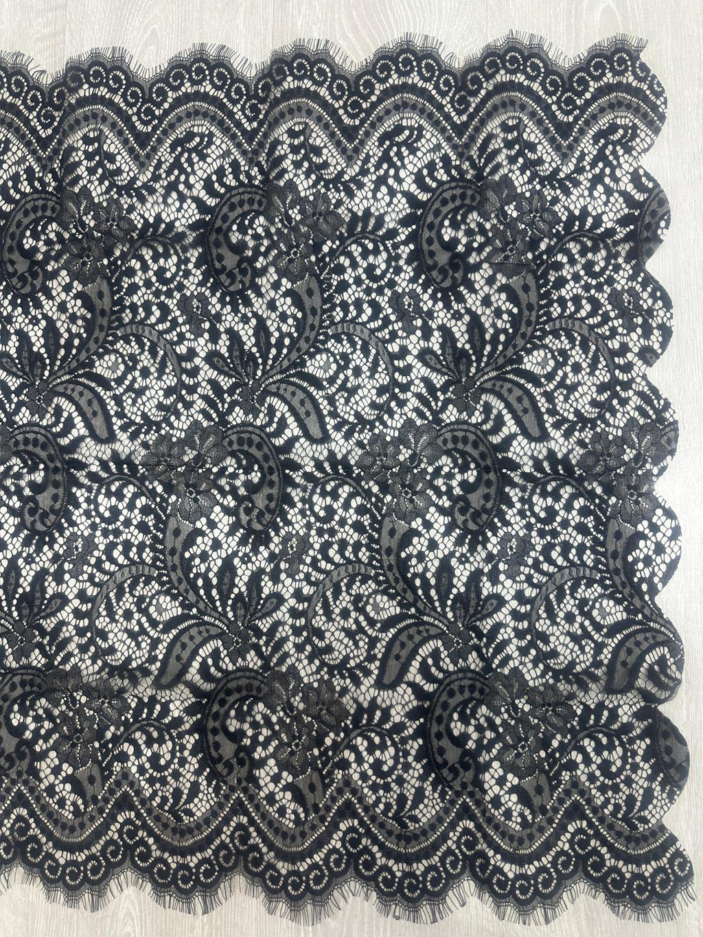Mantilla de encaje pequeña –Marfil-80 x 150 | Modelo 9