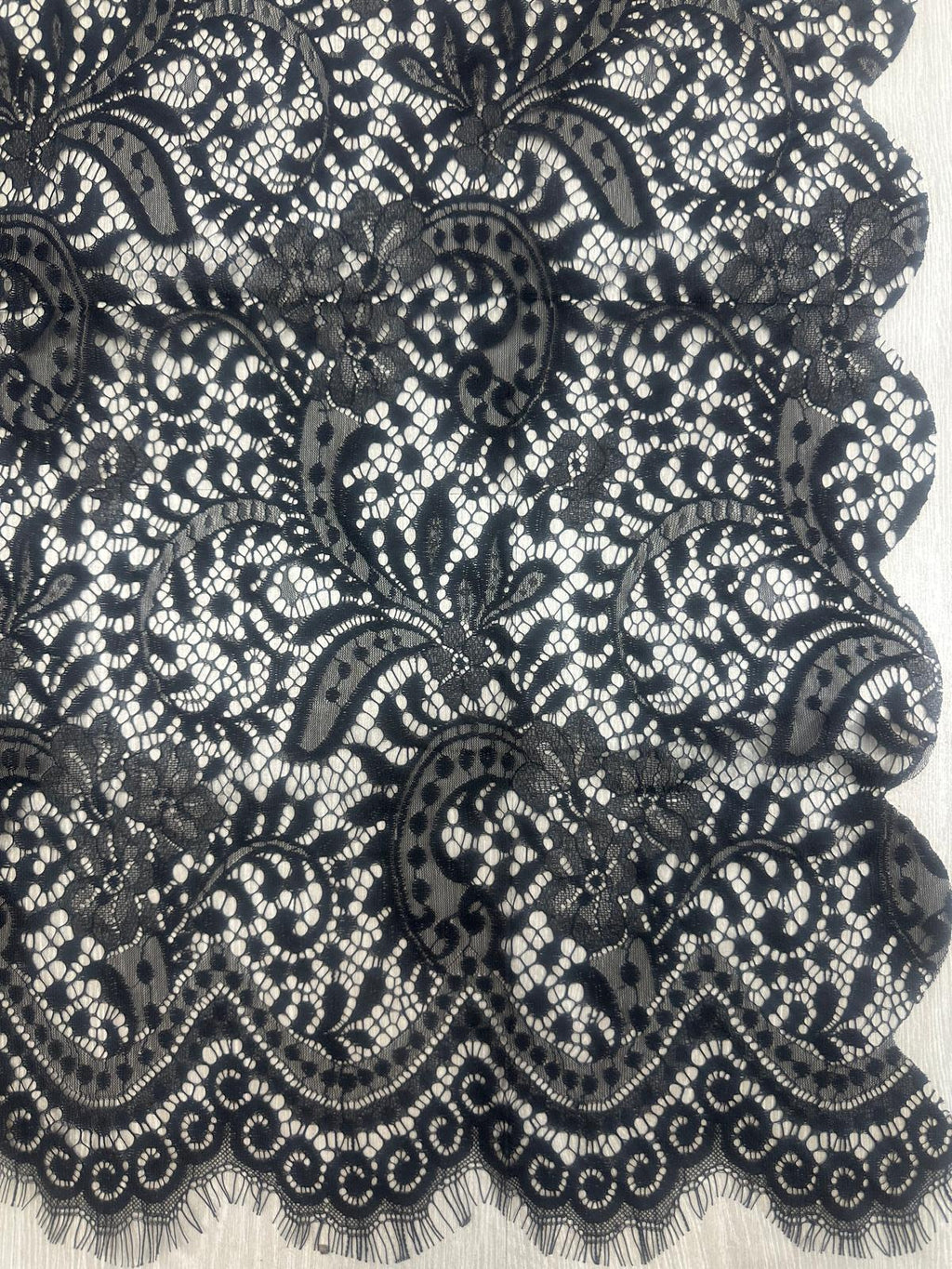 Mantilla de encaje pequeña –Marfil-80 x 150 | Modelo 9