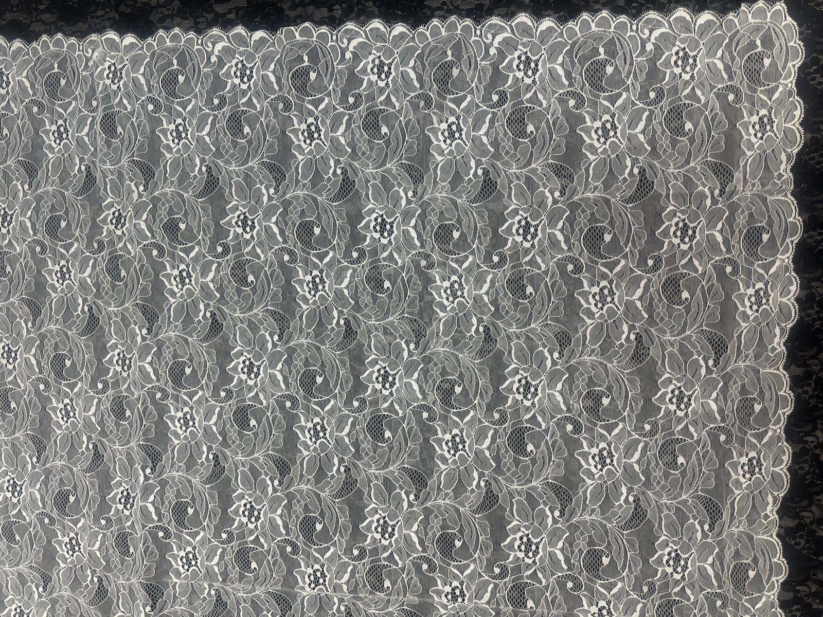 Mantilla española de encaje grande-Marfil– 120 x 240  | Modelo 25