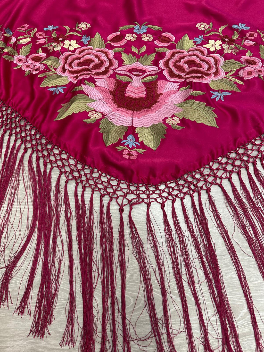 Pico seda fleco a mano -buganvilla- 1,45x 55 |Modelo 12