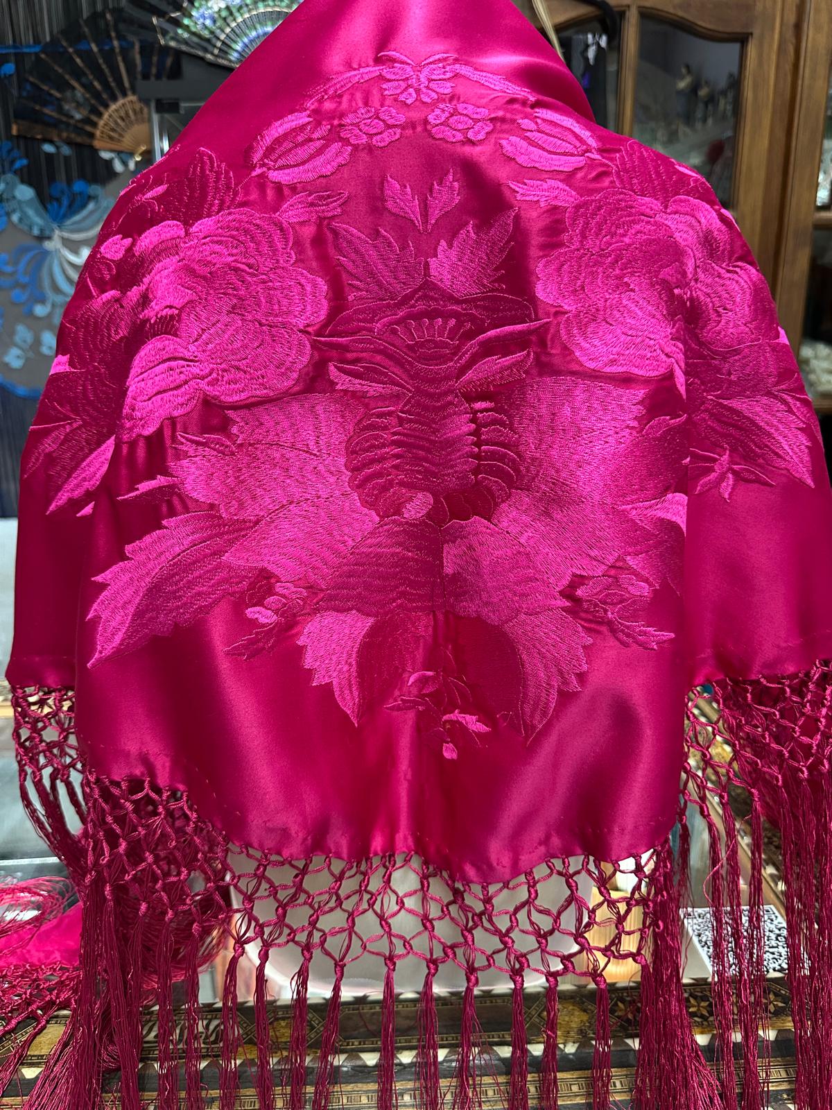 Pico seda fleco a mano -fucsia- 1,45x 55 |Modelo 10