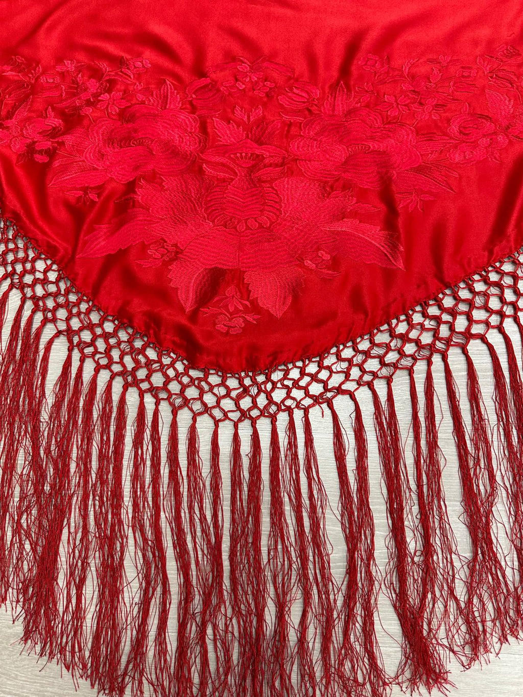 Pico seda fleco a mano -Rojo- 1,45x 55 |Modelo 17
