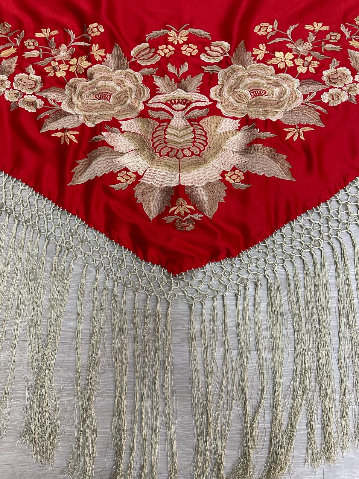 Pico seda fleco a mano -Rojo y beige- 1,45x 55 |Modelo 19