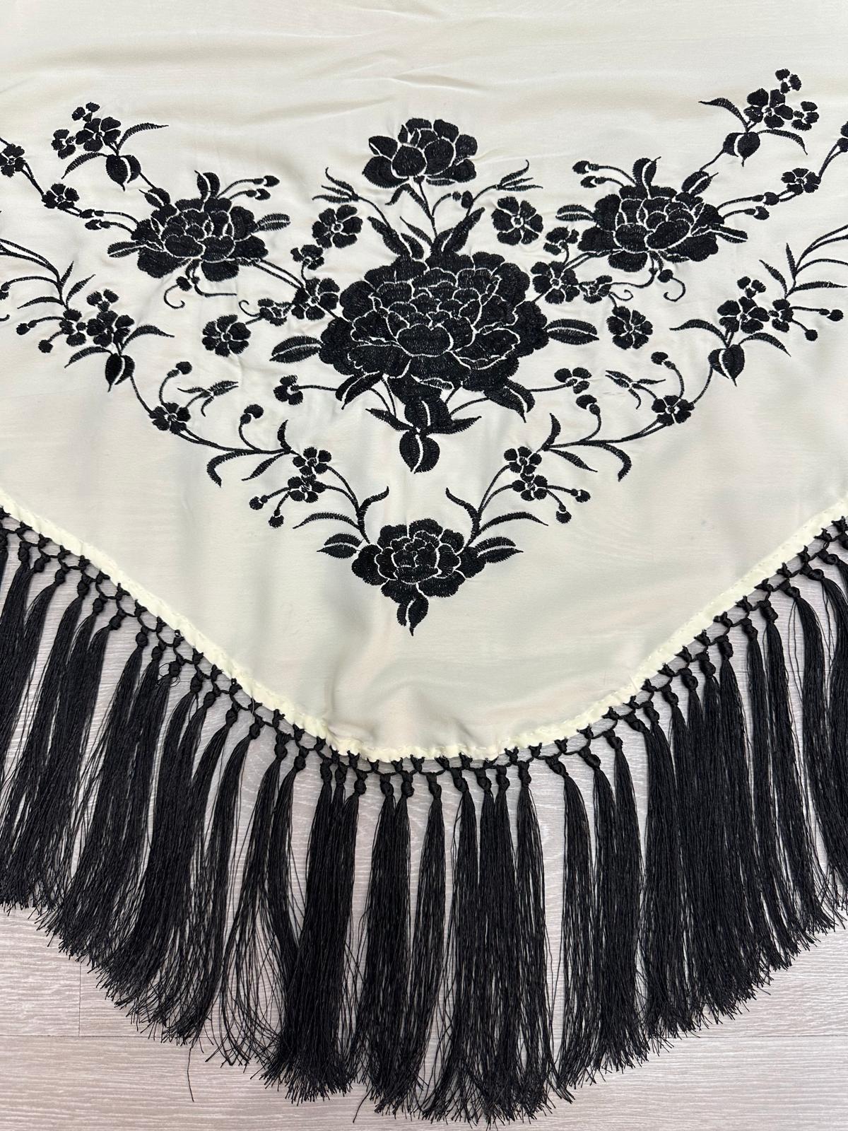 Pico crepé fleco a mano-Marfil y negro-1,45x 50 |Modelo 26
