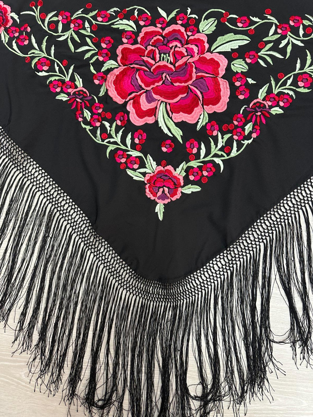 Pico crepé fleco a mano-Rojo-1,35x 75 |Modelo 41