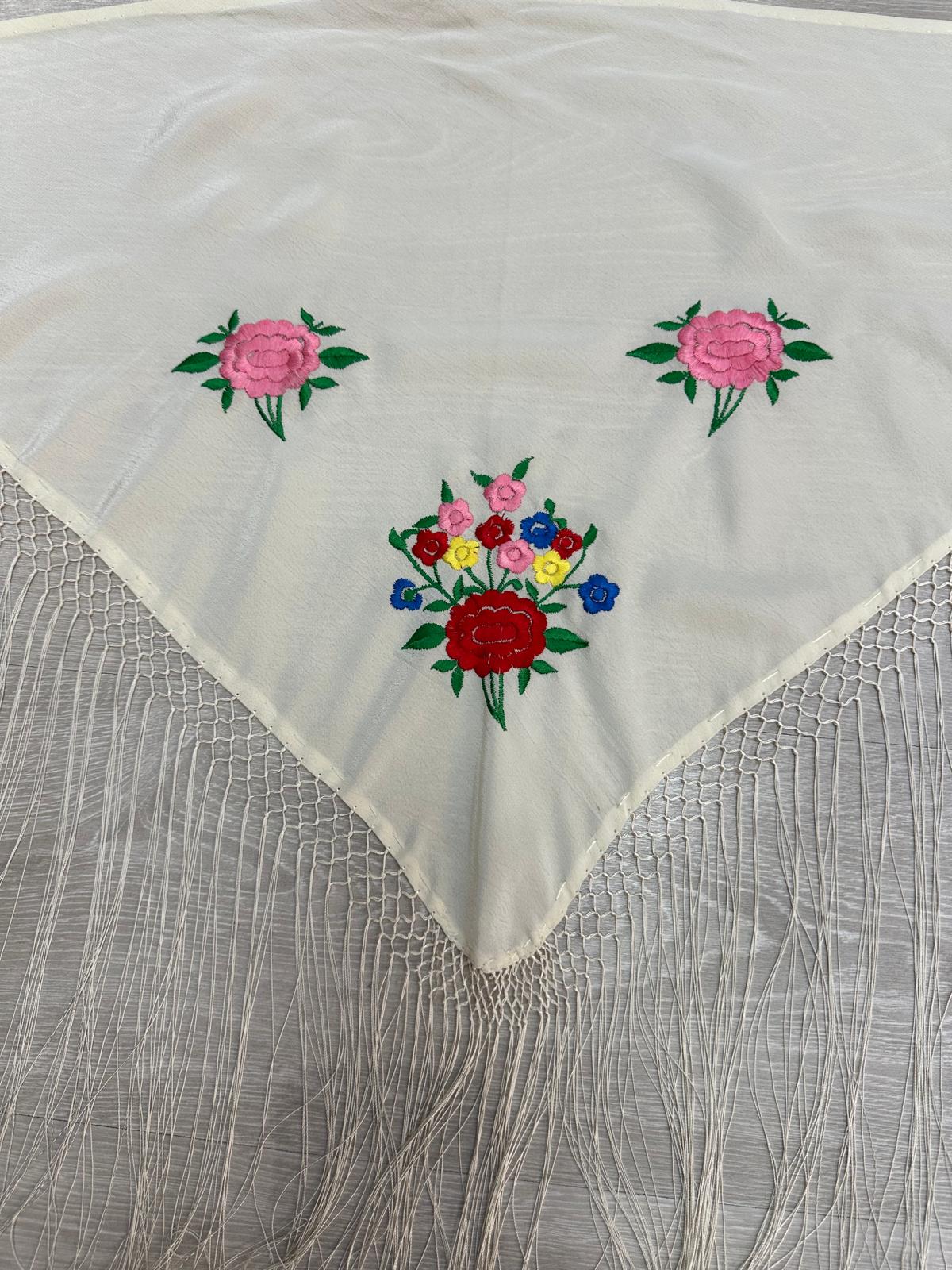 Pico para niña seda fleco a mano-marfil-1,15x55 |Modelo 43
