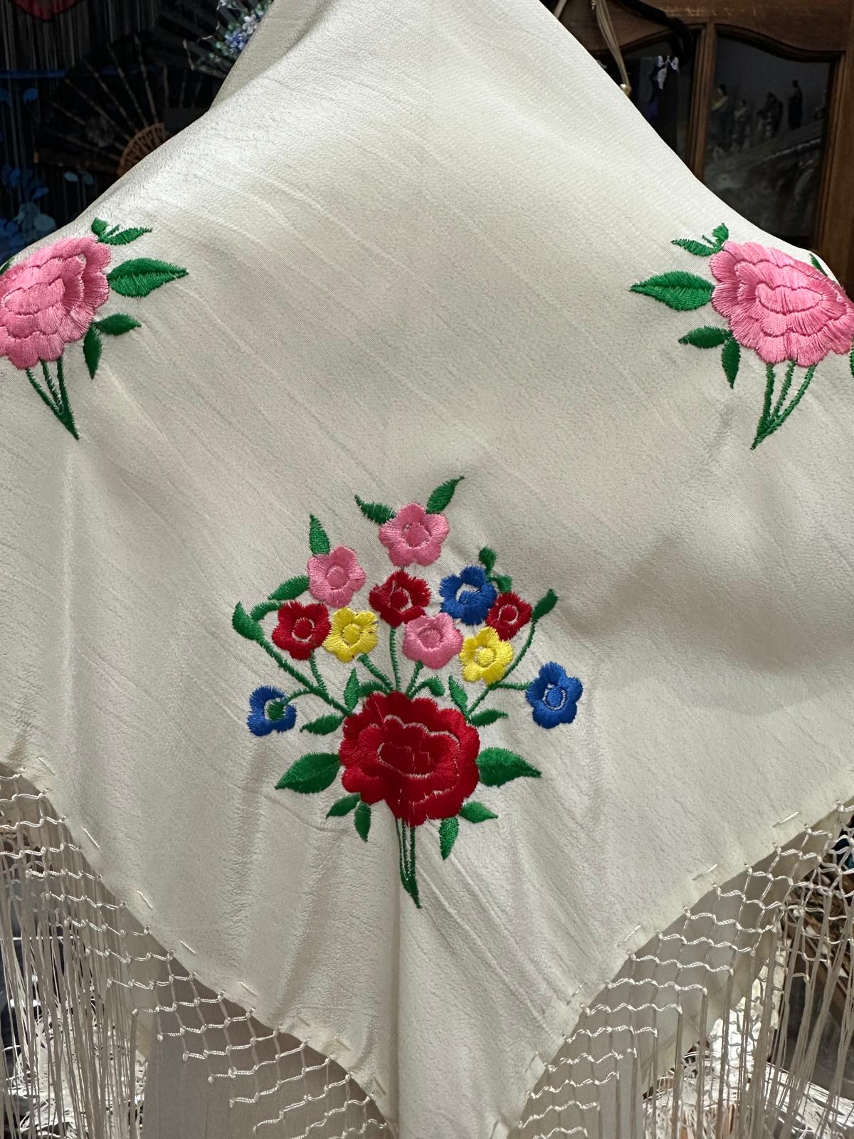 Pico para niña seda fleco a mano-marfil-1,15x55 |Modelo 43