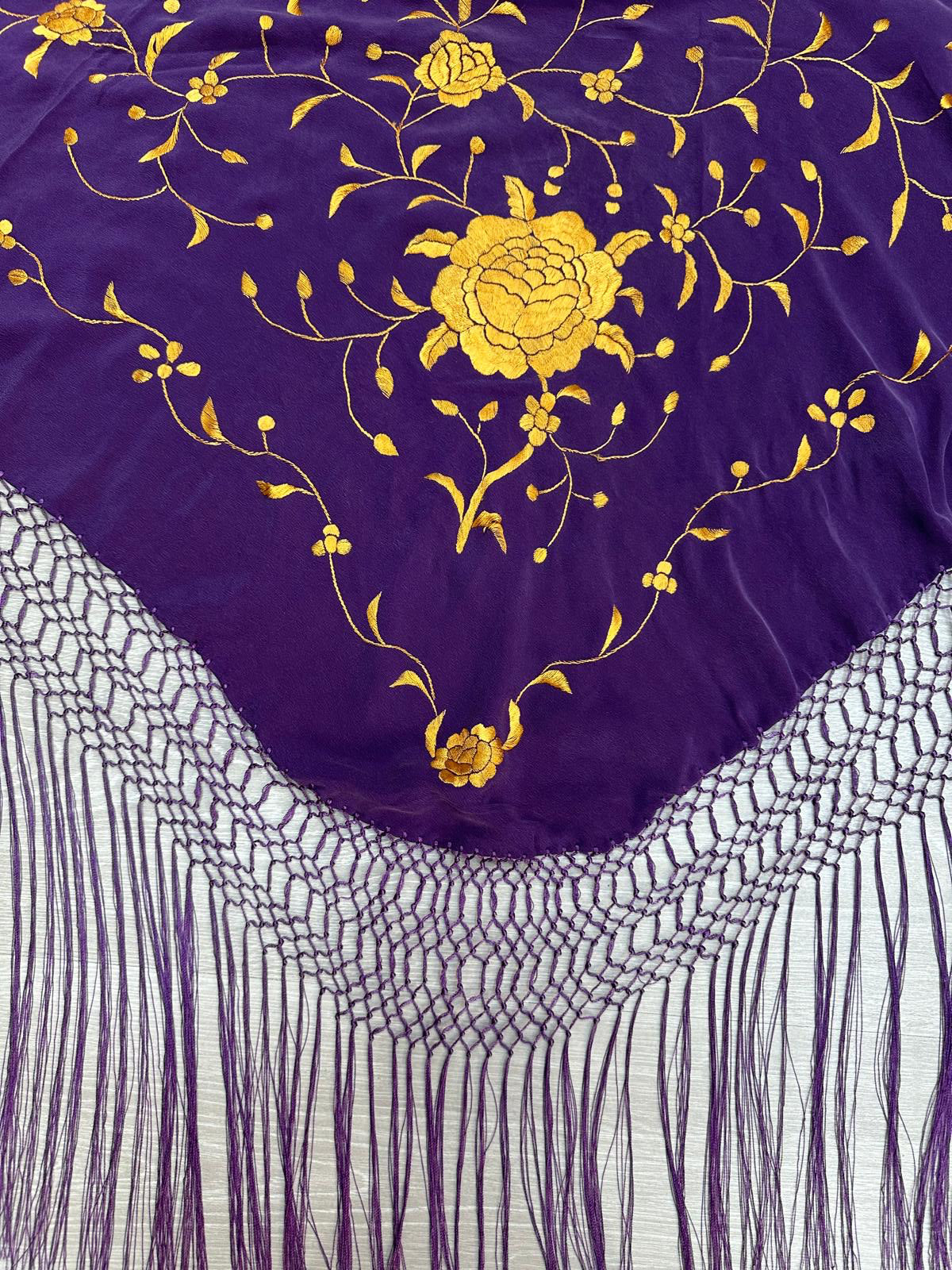 Pico seda bordado a mano-Morado-1,80x 70 |Modelo 49