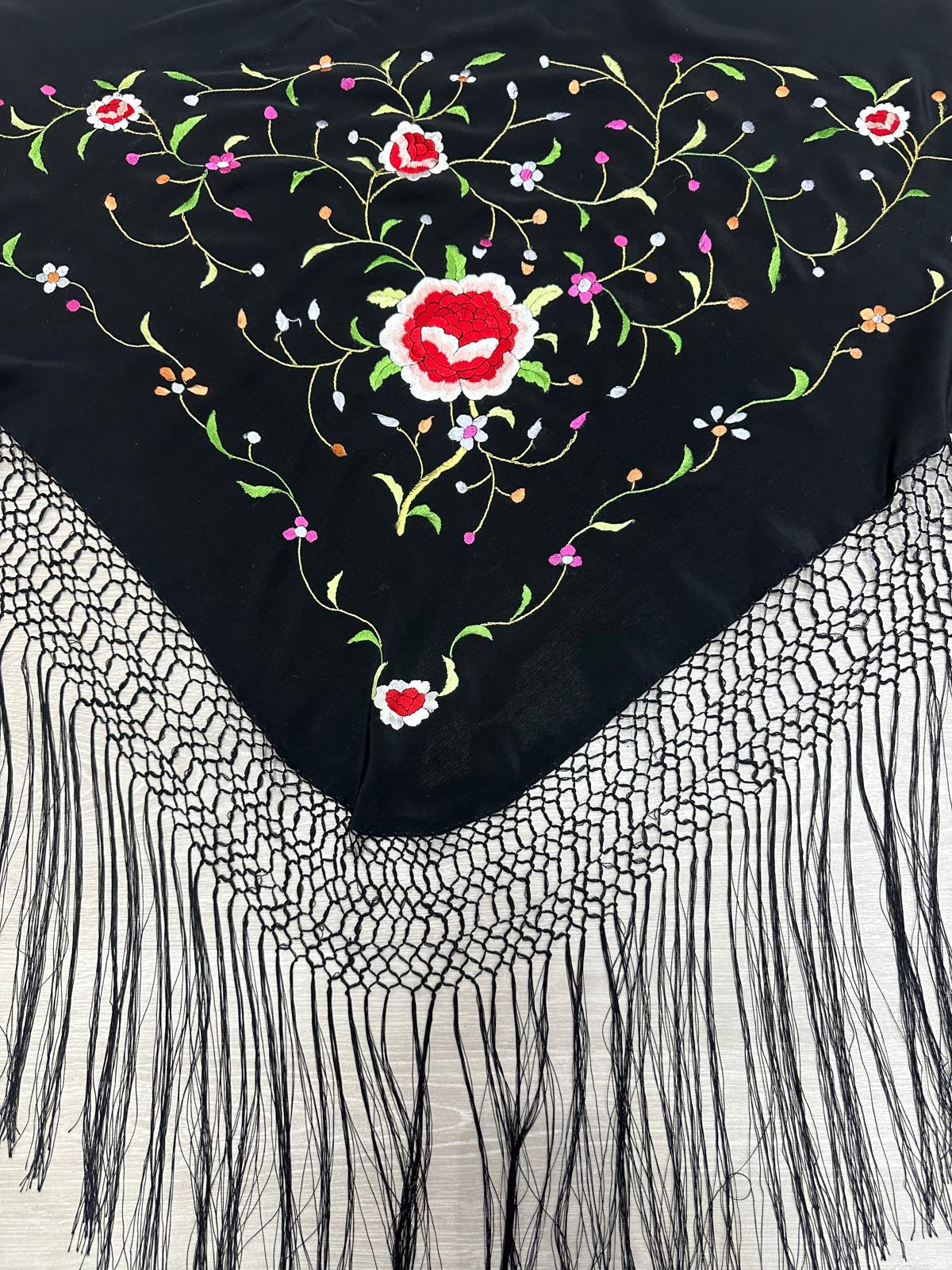 Pico seda bordado a mano-Negro-1,80x 70 |Modelo 55