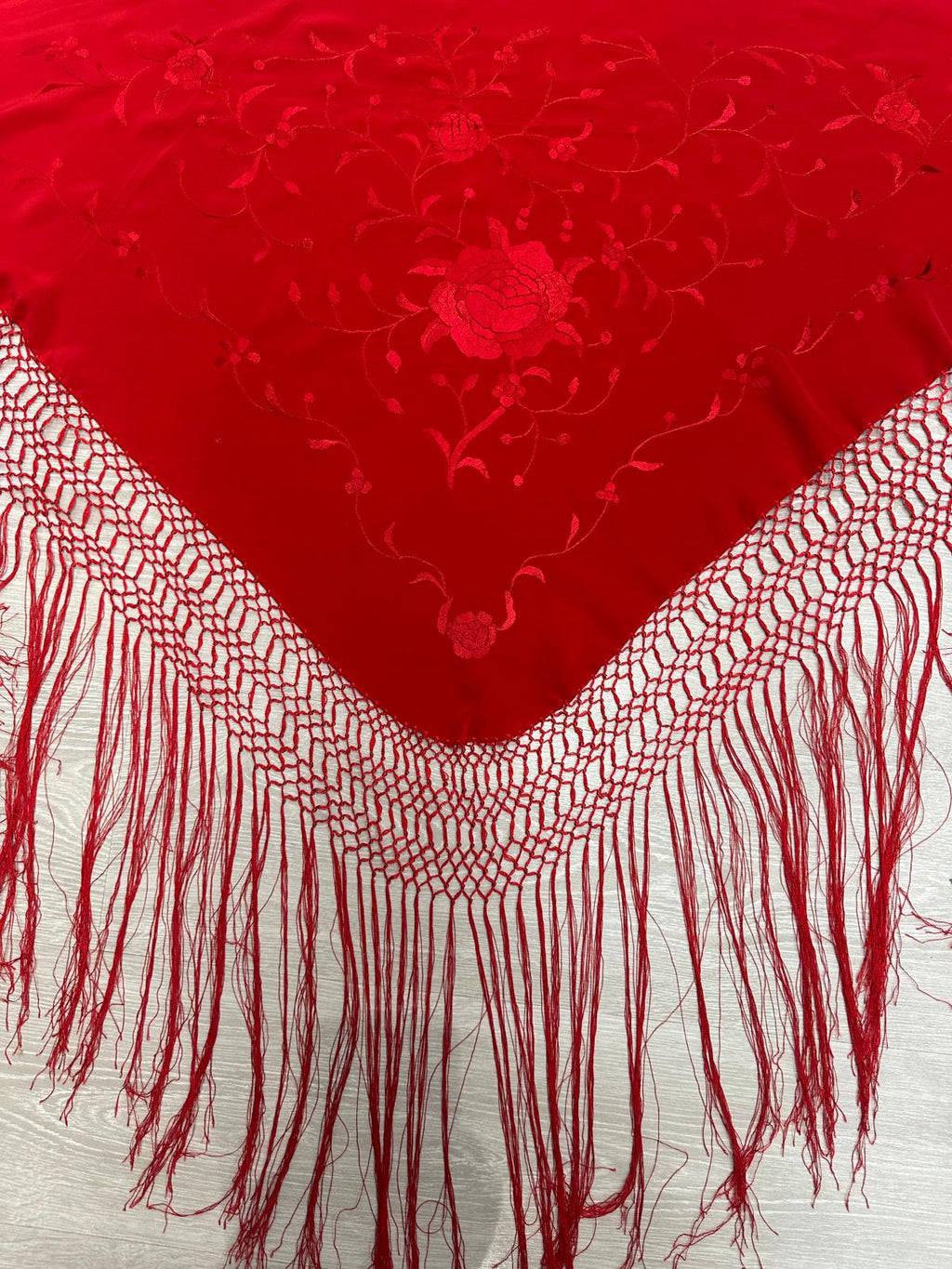 Pico seda bordado a mano-Rojo-1,80x 70 |Modelo 56