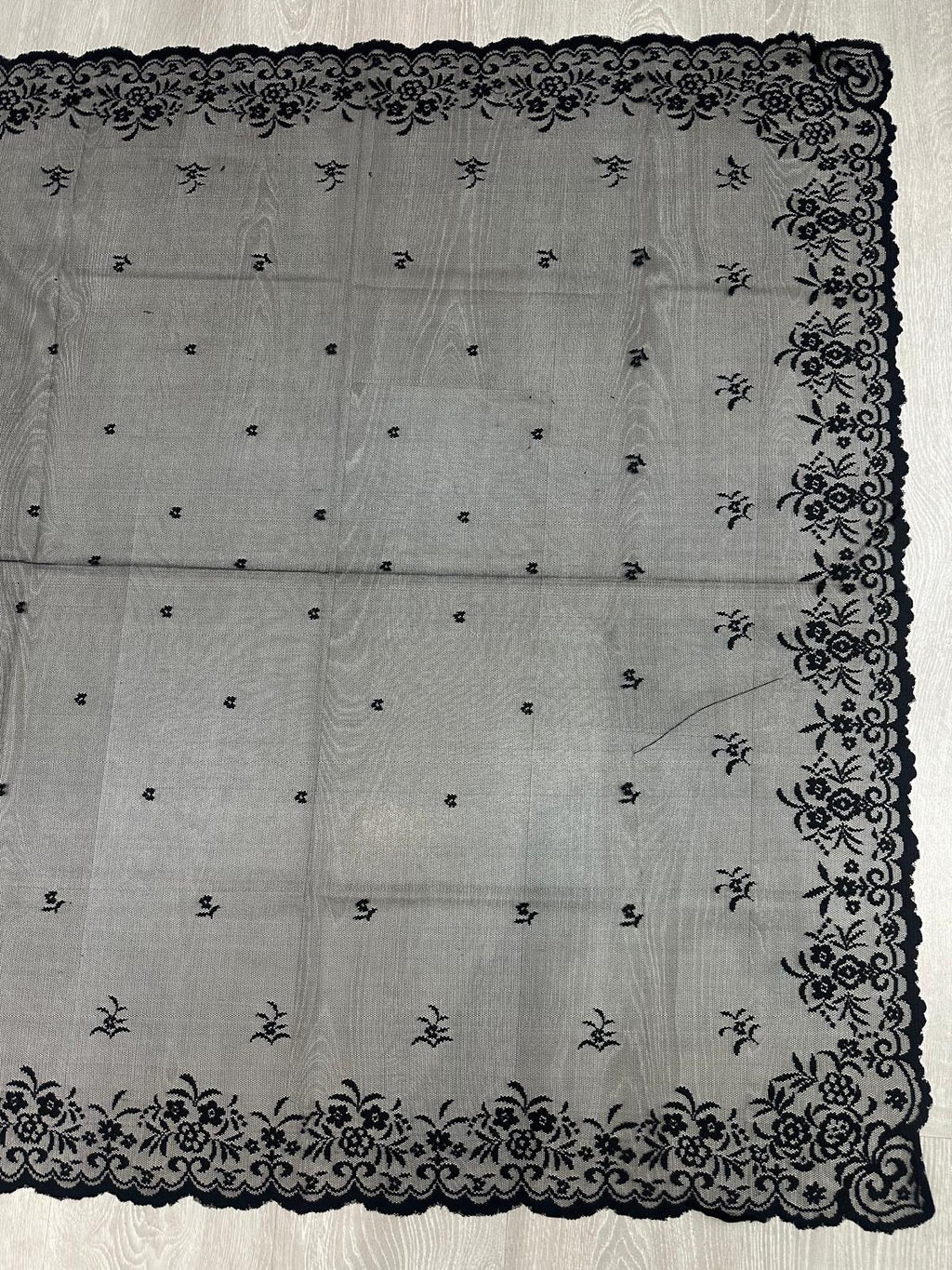 Mantilla española de encaje mediana – 1,10 x 2,20 m | Modelo 1